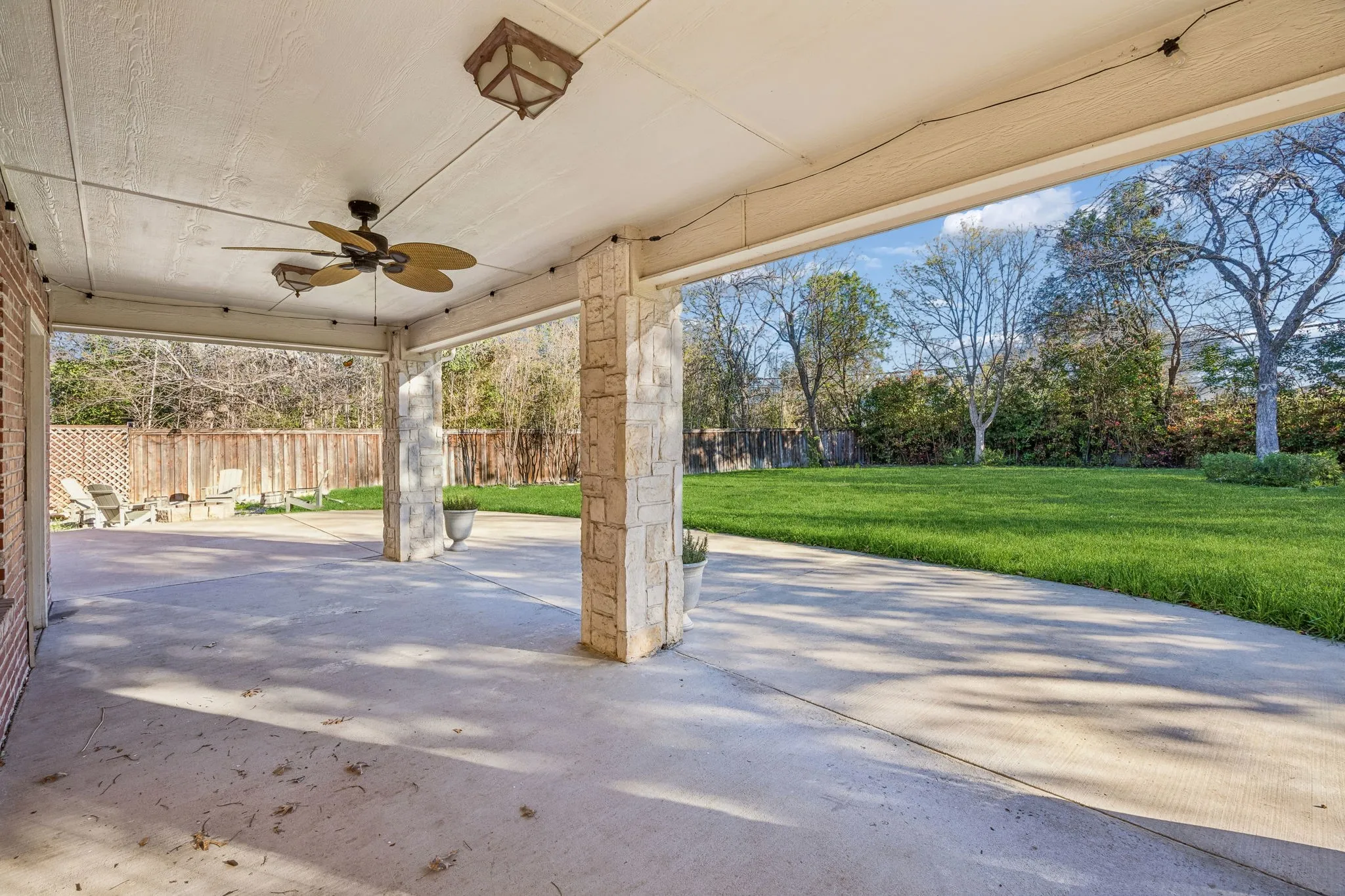 Single Family Residence For Sale in Dallas County , 1334 El Patio Drive, Dallas, Texas 75218, 4 Bedroom, 4 Bathroom, 2 Garage spaces, 3,358 Sqft, built in 2004, mls#21263506, Real Estate Agent in Dallas, Homes For Sale in Dallas county, Homes For Sale in Dallas, Realtor in Dallas Texas, Real Estate Brokerage Independent Realty Texas, Luminita Cordes Realtor