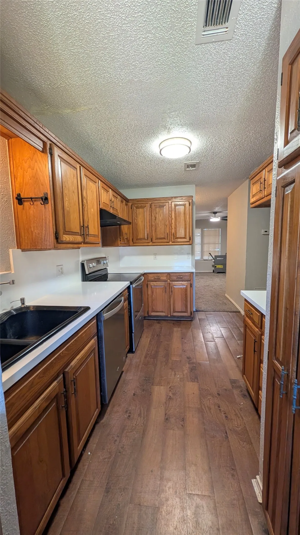 Duplex For Rent in Dallas County , 3409 Jewel Street, Sachse, Texas 75048, 2 Bedroom, 2 Bathroom, Garage spaces, 855 Sqft, built in 1983, mls#21263558, Real Estate Agent in Sachse, Homes For Rent in Dallas county, Homes For Rent in Sachse, Realtor in Sachse Texas, Real Estate Brokerage Independent Realty Texas, Luminita Cordes Realtor