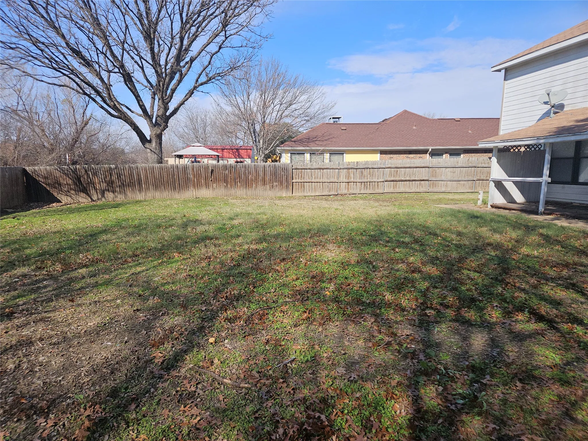 Single Family Residence For Rent in Tarrant County , 4730 Waxwing Drive, Arlington, Texas 76018, 3 Bedrooms, 3 Bathrooms, 2 Garage spaces, 1,649 Sqft, built in 1986, Price $2,195, mls#21263591, Real Estate Agent in Arlington, Homes For Rent in Tarrant county, Homes For Rent in Arlington, Realtor in Arlington Texas, Real Estate Brokerage Independent Realty Texas, Luminita Cordes Realtor