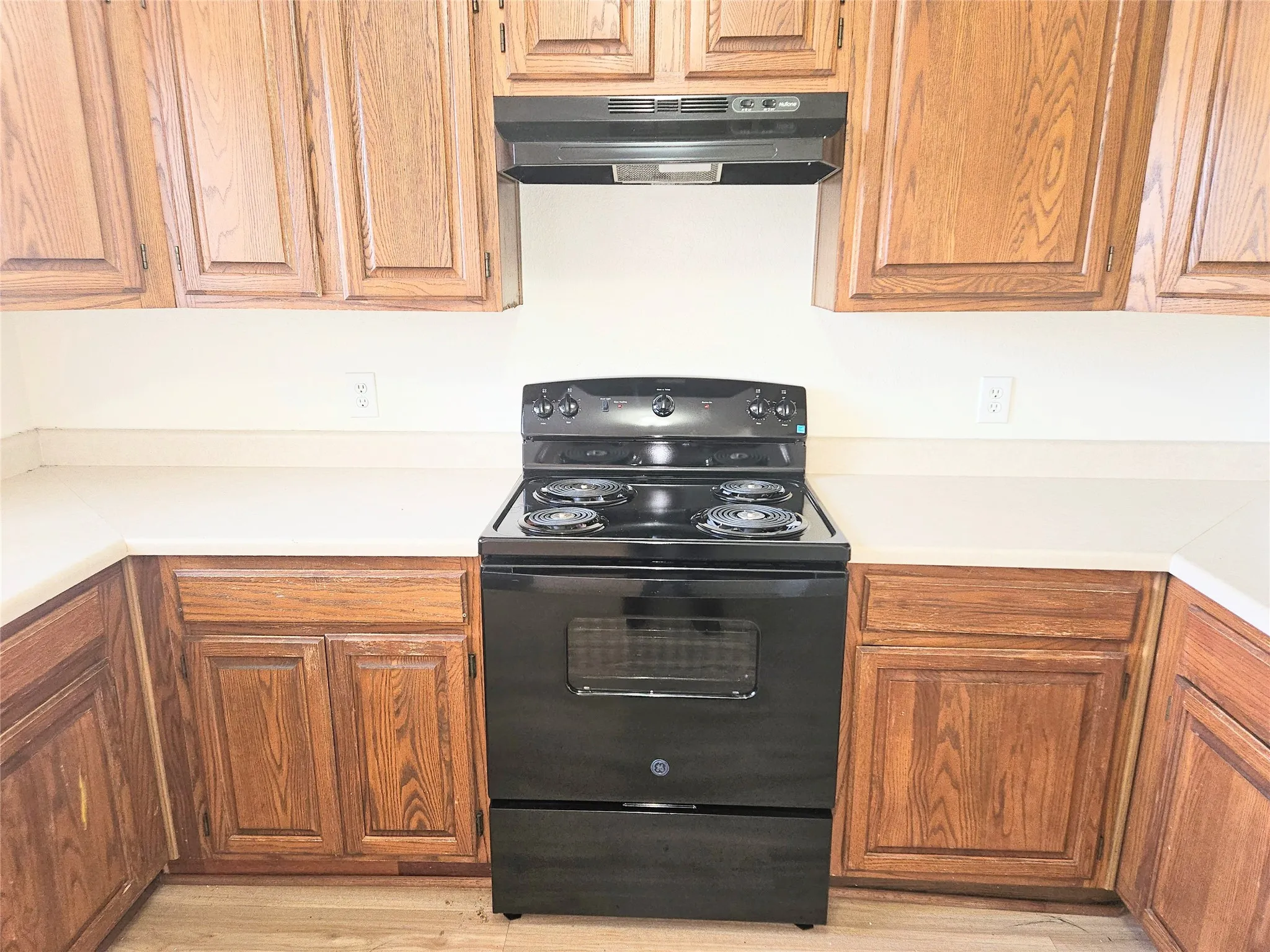 Single Family Residence For Rent in Tarrant County , 4730 Waxwing Drive, Arlington, Texas 76018, 3 Bedrooms, 3 Bathrooms, 2 Garage spaces, 1,649 Sqft, built in 1986, Price $2,195, mls#21263591, Real Estate Agent in Arlington, Homes For Rent in Tarrant county, Homes For Rent in Arlington, Realtor in Arlington Texas, Real Estate Brokerage Independent Realty Texas, Luminita Cordes Realtor