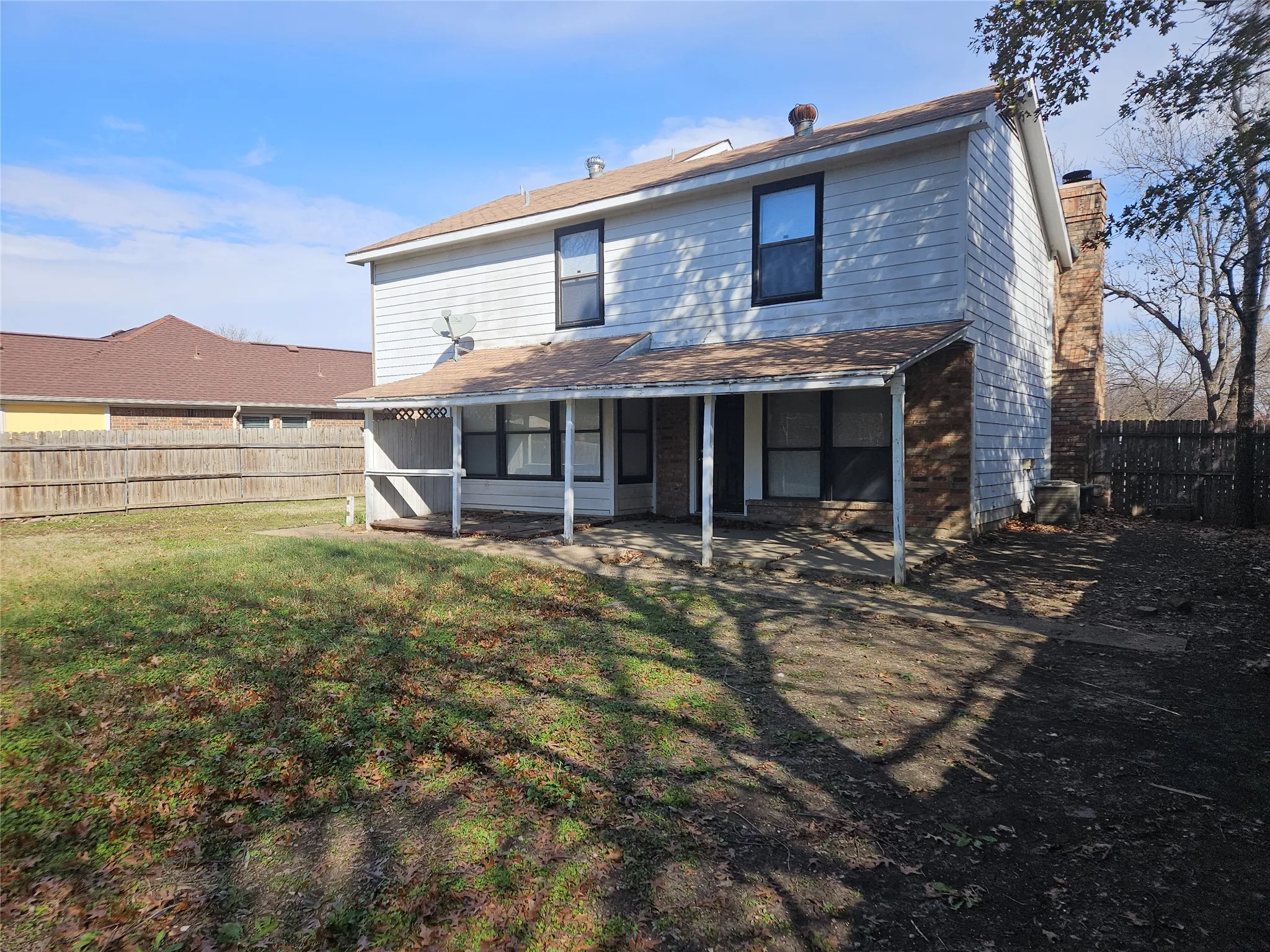 Single Family Residence For Rent in Tarrant County , 4730 Waxwing Drive, Arlington, Texas 76018, 3 Bedrooms, 3 Bathrooms, 2 Garage spaces, 1,649 Sqft, built in 1986, Price $2,195, mls#21263591, Real Estate Agent in Arlington, Homes For Rent in Tarrant county, Homes For Rent in Arlington, Realtor in Arlington Texas, Real Estate Brokerage Independent Realty Texas, Luminita Cordes Realtor