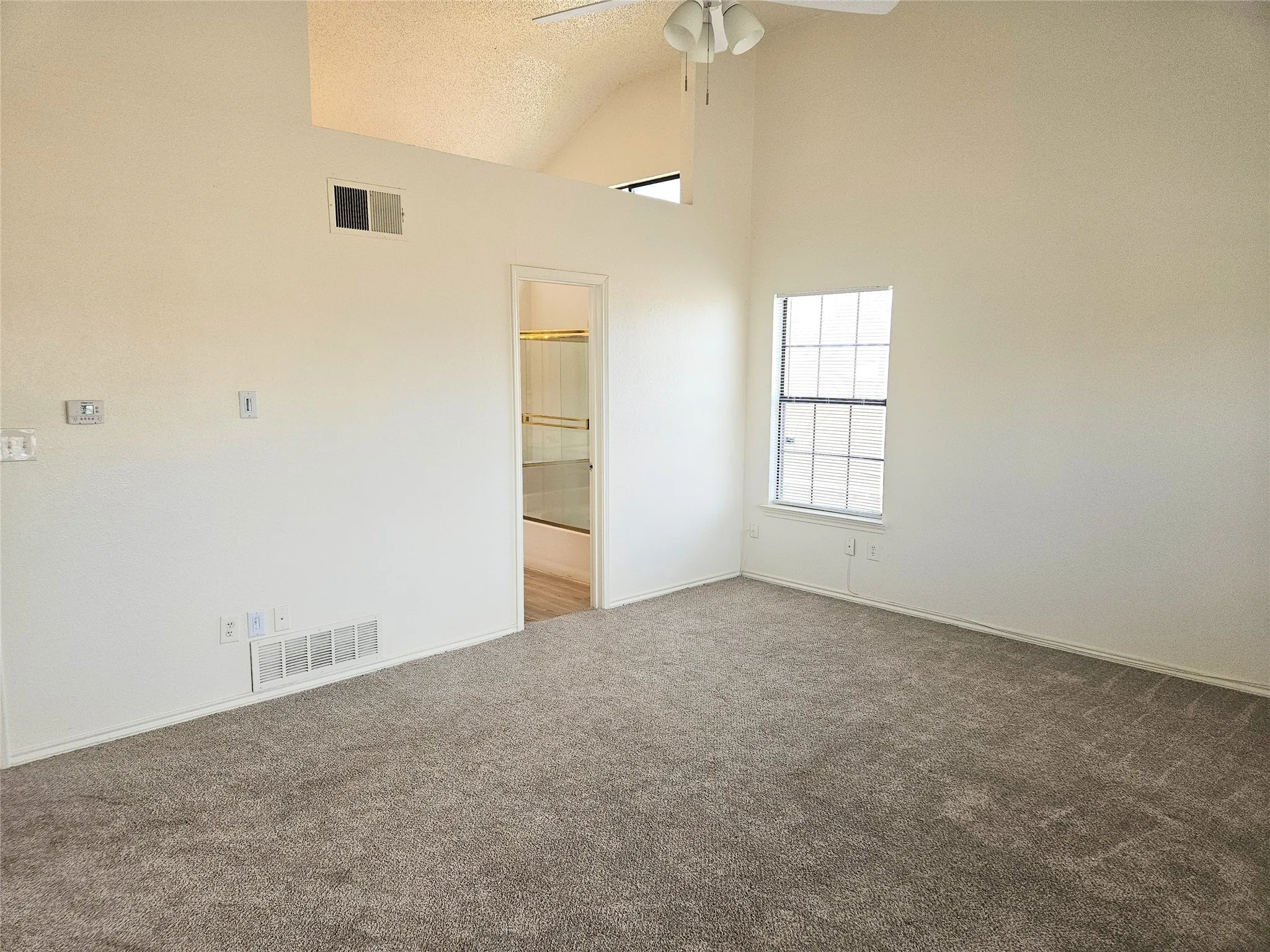 Single Family Residence For Rent in Tarrant County , 4730 Waxwing Drive, Arlington, Texas 76018, 3 Bedrooms, 3 Bathrooms, 2 Garage spaces, 1,649 Sqft, built in 1986, Price $2,195, mls#21263591, Real Estate Agent in Arlington, Homes For Rent in Tarrant county, Homes For Rent in Arlington, Realtor in Arlington Texas, Real Estate Brokerage Independent Realty Texas, Luminita Cordes Realtor