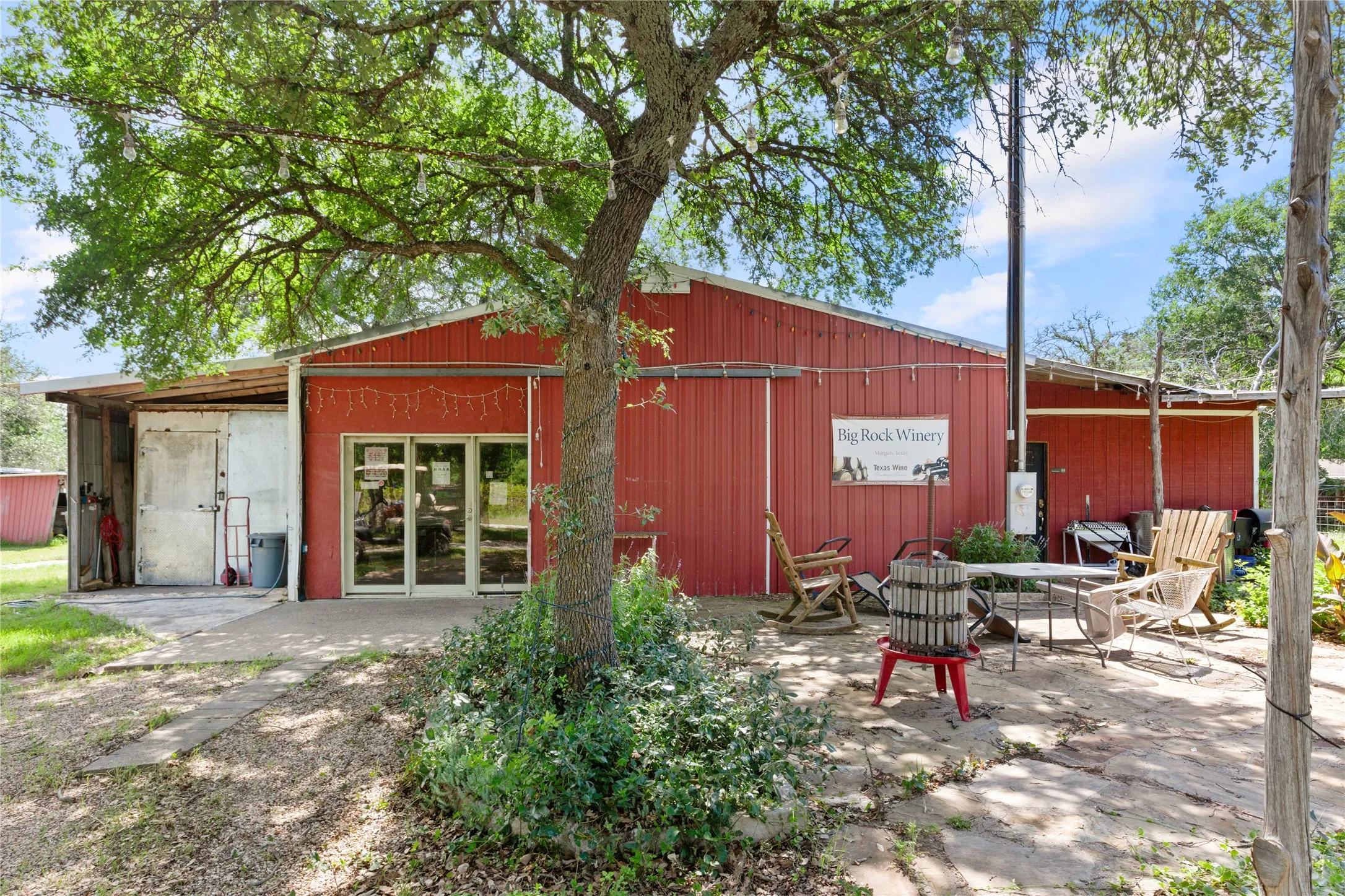 Manufactured Home For Sale in Bosque County , 106 Private Road 1381, Morgan, Texas 76671, 3 Bedroom, 2 Bathroom, Garage spaces, 1,320 Sqft, built in 2000, mls#21257624, Real Estate Agent in Morgan, Homes For Sale in Bosque county, Homes For Sale in Morgan, Realtor in Morgan Texas, Real Estate Brokerage Independent Realty Texas, Luminita Cordes Realtor