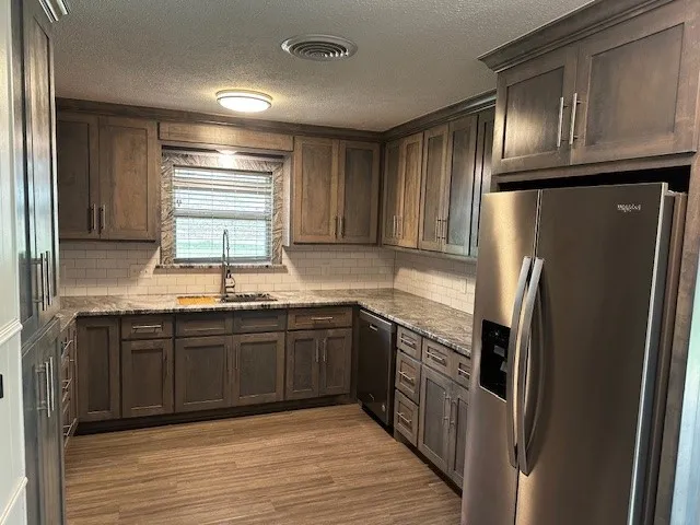 Single Family Residence For Rent in Erath County , 829 N Charlotte Avenue, Stephenville, Texas 76401, 3 Bedroom, 2 Bathroom, 2 Garage spaces, 1,516 Sqft, built in 1964, Price $2,450, mls#21263549, Real Estate Agent in Stephenville, Homes For Rent in Erath county, Homes For Rent in Stephenville, Realtor in Stephenville Texas, Real Estate Brokerage Independent Realty Texas, Luminita Cordes Realtor