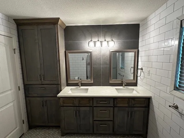 Single Family Residence For Rent in Erath County , 829 N Charlotte Avenue, Stephenville, Texas 76401, 3 Bedroom, 2 Bathroom, 2 Garage spaces, 1,516 Sqft, built in 1964, Price $2,450, mls#21263549, Real Estate Agent in Stephenville, Homes For Rent in Erath county, Homes For Rent in Stephenville, Realtor in Stephenville Texas, Real Estate Brokerage Independent Realty Texas, Luminita Cordes Realtor