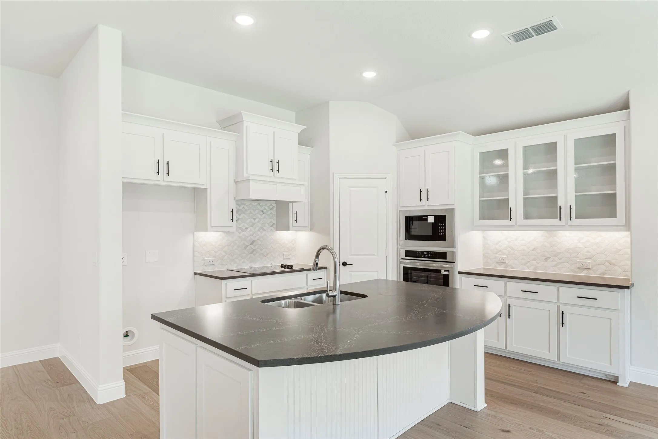 Single Family Residence For Sale in Ellis County , 520 Sanctuary Drive, Waxahachie, Texas 75165, 4 Bedroom, 3 Bathroom, 2 Garage spaces, 3,285 Sqft, built in 2026, mls#21263526, Real Estate Agent in Waxahachie, Homes For Sale in Ellis county, Homes For Sale in Waxahachie, Realtor in Waxahachie Texas, Real Estate Brokerage Independent Realty Texas, Luminita Cordes Realtor