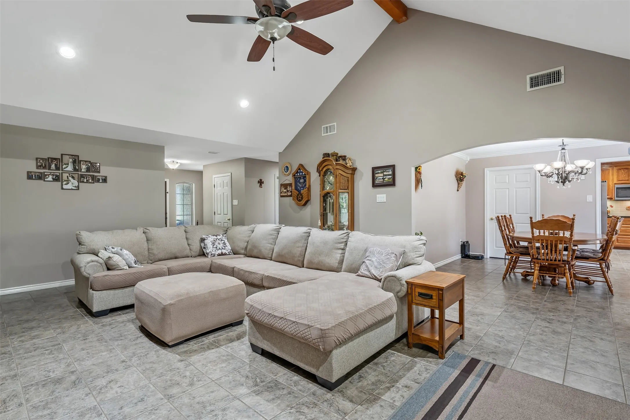 Single Family Residence For Sale in Smith County , 19135 Bynum, Flint, Texas 75762, 4 Bedrooms, 3 Bathrooms, 3 Garage spaces, 3,756 Sqft, built in 2006, Price $675,000, mls#21263579, Real Estate Agent in Flint, Homes For Sale in Smith county, Homes For Sale in Flint, Realtor in Flint Texas, Real Estate Brokerage Independent Realty Texas, Luminita Cordes Realtor