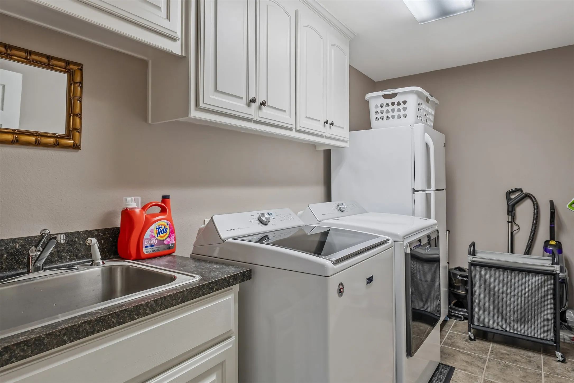 Single Family Residence For Sale in Smith County , 19135 Bynum, Flint, Texas 75762, 4 Bedrooms, 3 Bathrooms, 3 Garage spaces, 3,756 Sqft, built in 2006, Price $675,000, mls#21263579, Real Estate Agent in Flint, Homes For Sale in Smith county, Homes For Sale in Flint, Realtor in Flint Texas, Real Estate Brokerage Independent Realty Texas, Luminita Cordes Realtor