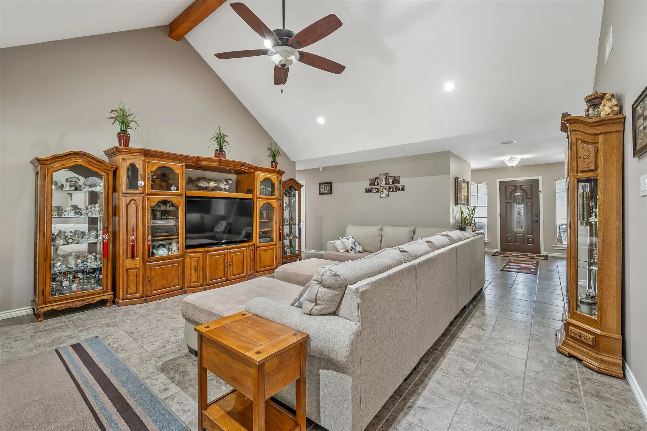Single Family Residence For Sale in Smith County , 19135 Bynum, Flint, Texas 75762, 4 Bedrooms, 3 Bathrooms, 3 Garage spaces, 3,756 Sqft, built in 2006, Price $675,000, mls#21263579, Real Estate Agent in Flint, Homes For Sale in Smith county, Homes For Sale in Flint, Realtor in Flint Texas, Real Estate Brokerage Independent Realty Texas, Luminita Cordes Realtor