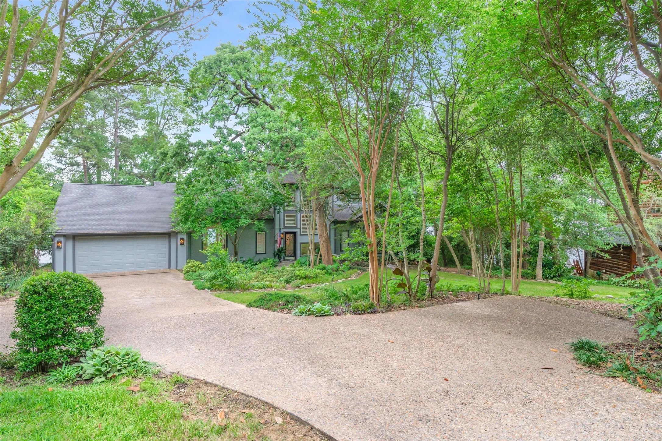 Single Family Residence For Sale in Wood County , 116 Pinewood Cove, Holly Lake Ranch, Texas 75765, 3 Bedroom, 3 Bathroom, 2 Garage spaces, 2,830 Sqft, built in 1993, mls#21263182, Real Estate Agent in Holly Lake Ranch, Homes For Sale in Wood county, Homes For Sale in Holly Lake Ranch, Realtor in Holly Lake Ranch Texas, Real Estate Brokerage Independent Realty Texas, Luminita Cordes Realtor