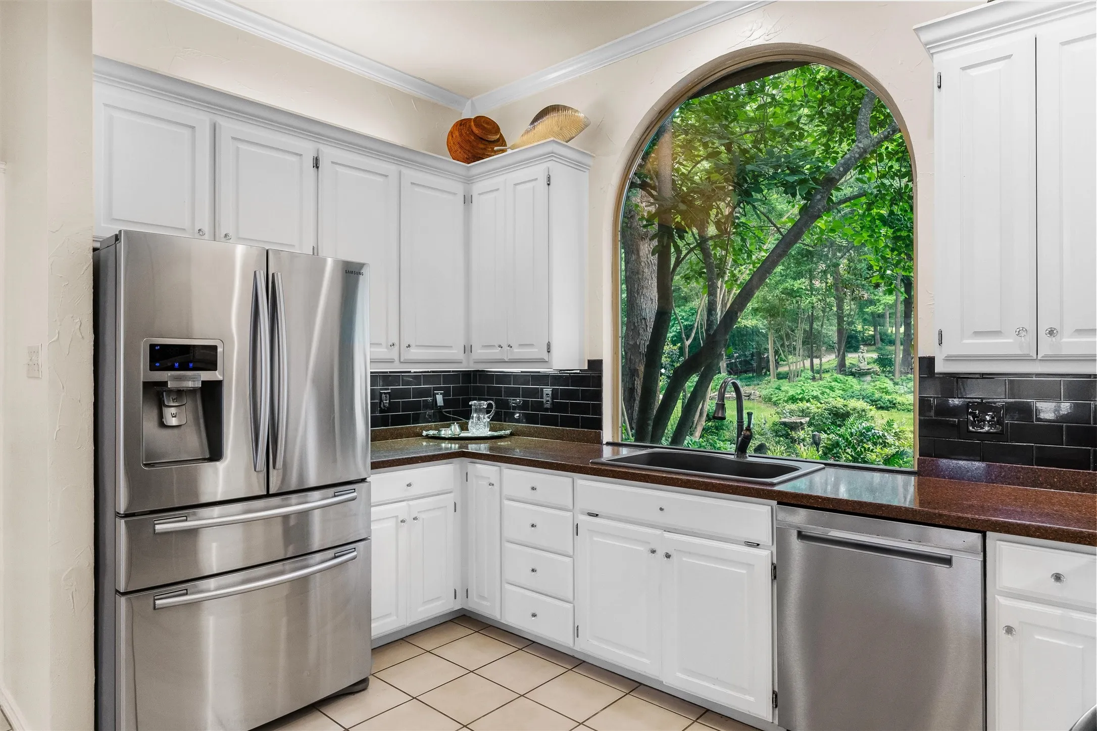 Single Family Residence For Sale in Wood County , 116 Pinewood Cove, Holly Lake Ranch, Texas 75765, 3 Bedroom, 3 Bathroom, 2 Garage spaces, 2,830 Sqft, built in 1993, mls#21263182, Real Estate Agent in Holly Lake Ranch, Homes For Sale in Wood county, Homes For Sale in Holly Lake Ranch, Realtor in Holly Lake Ranch Texas, Real Estate Brokerage Independent Realty Texas, Luminita Cordes Realtor