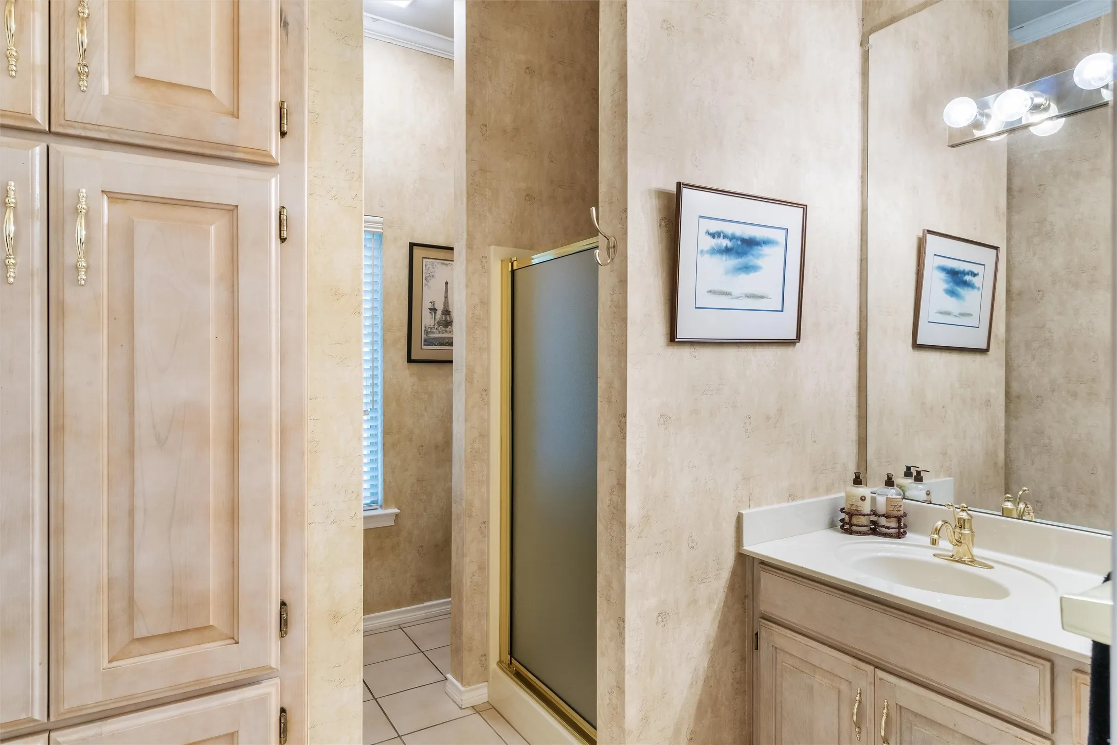 Single Family Residence For Sale in Wood County , 116 Pinewood Cove, Holly Lake Ranch, Texas 75765, 3 Bedroom, 3 Bathroom, 2 Garage spaces, 2,830 Sqft, built in 1993, mls#21263182, Real Estate Agent in Holly Lake Ranch, Homes For Sale in Wood county, Homes For Sale in Holly Lake Ranch, Realtor in Holly Lake Ranch Texas, Real Estate Brokerage Independent Realty Texas, Luminita Cordes Realtor