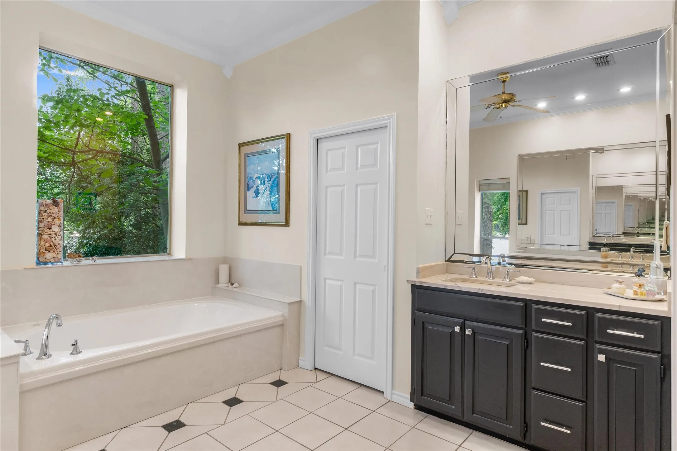 Single Family Residence For Sale in Wood County , 116 Pinewood Cove, Holly Lake Ranch, Texas 75765, 3 Bedroom, 3 Bathroom, 2 Garage spaces, 2,830 Sqft, built in 1993, mls#21263182, Real Estate Agent in Holly Lake Ranch, Homes For Sale in Wood county, Homes For Sale in Holly Lake Ranch, Realtor in Holly Lake Ranch Texas, Real Estate Brokerage Independent Realty Texas, Luminita Cordes Realtor