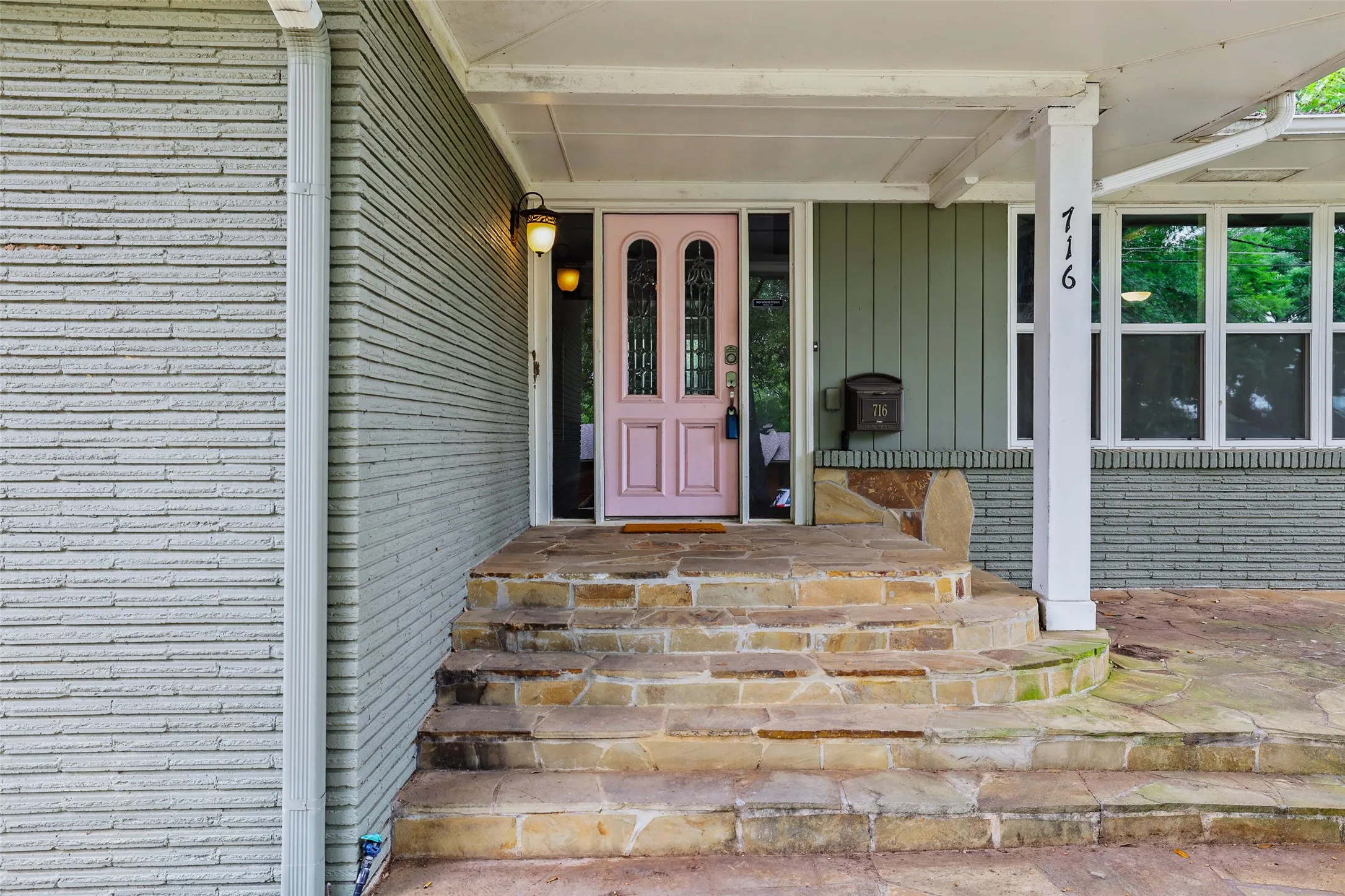 Charming front entrance