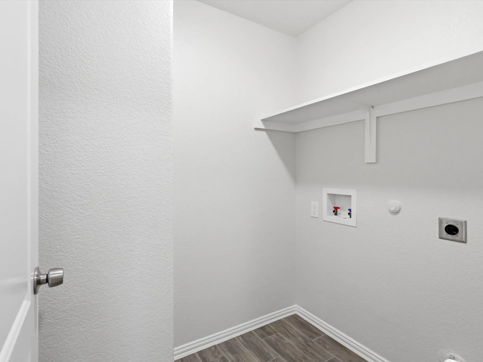 Single Family Residence For Sale in Tarrant County , 1400 Stewart Street, Fort Worth, Texas 76104, 3 Bedroom, 2 Bathroom, 2 Garage spaces, 1,118 Sqft, built in 2020, mls#21255434, Real Estate Agent in Fort Worth, Homes For Sale in Tarrant county, Homes For Sale in Fort Worth, Realtor in Fort Worth Texas, Real Estate Brokerage Independent Realty Texas, Luminita Cordes Realtor