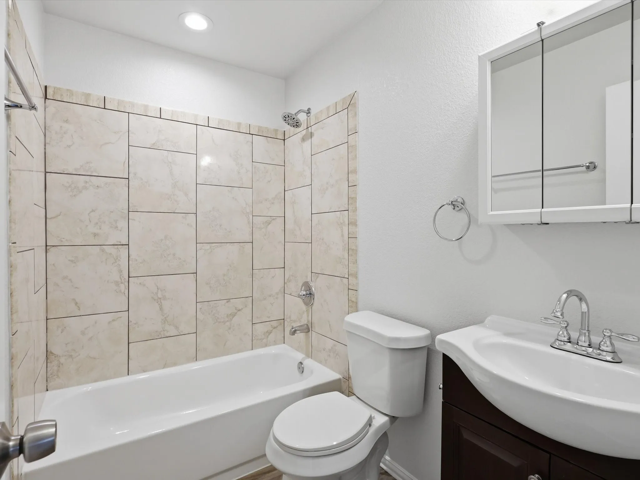 Single Family Residence For Sale in Tarrant County , 1400 Stewart Street, Fort Worth, Texas 76104, 3 Bedroom, 2 Bathroom, 2 Garage spaces, 1,118 Sqft, built in 2020, mls#21255434, Real Estate Agent in Fort Worth, Homes For Sale in Tarrant county, Homes For Sale in Fort Worth, Realtor in Fort Worth Texas, Real Estate Brokerage Independent Realty Texas, Luminita Cordes Realtor