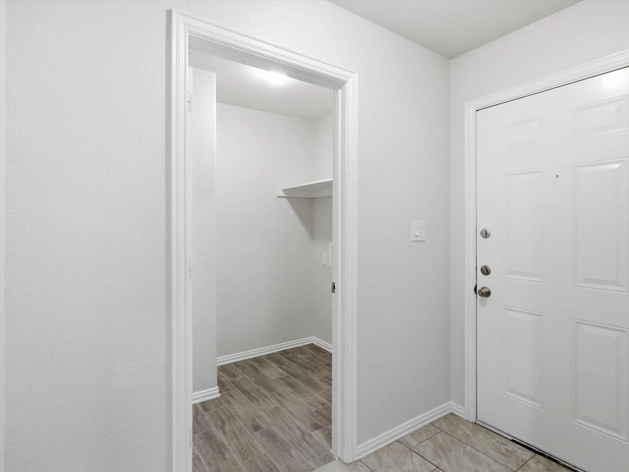 Single Family Residence For Sale in Tarrant County , 1400 Stewart Street, Fort Worth, Texas 76104, 3 Bedroom, 2 Bathroom, 2 Garage spaces, 1,118 Sqft, built in 2020, mls#21255434, Real Estate Agent in Fort Worth, Homes For Sale in Tarrant county, Homes For Sale in Fort Worth, Realtor in Fort Worth Texas, Real Estate Brokerage Independent Realty Texas, Luminita Cordes Realtor