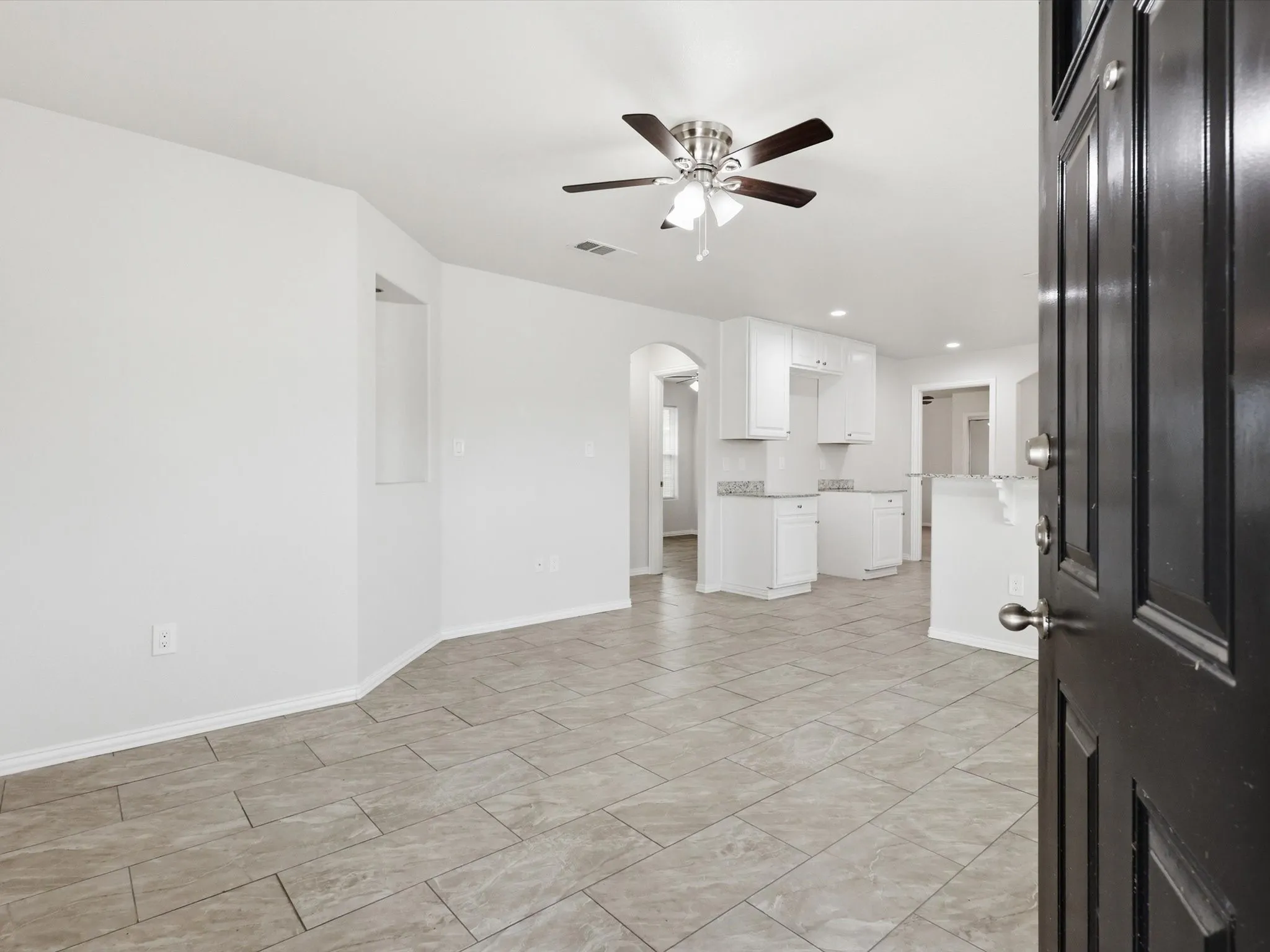 Single Family Residence For Sale in Tarrant County , 1400 Stewart Street, Fort Worth, Texas 76104, 3 Bedroom, 2 Bathroom, 2 Garage spaces, 1,118 Sqft, built in 2020, mls#21255434, Real Estate Agent in Fort Worth, Homes For Sale in Tarrant county, Homes For Sale in Fort Worth, Realtor in Fort Worth Texas, Real Estate Brokerage Independent Realty Texas, Luminita Cordes Realtor
