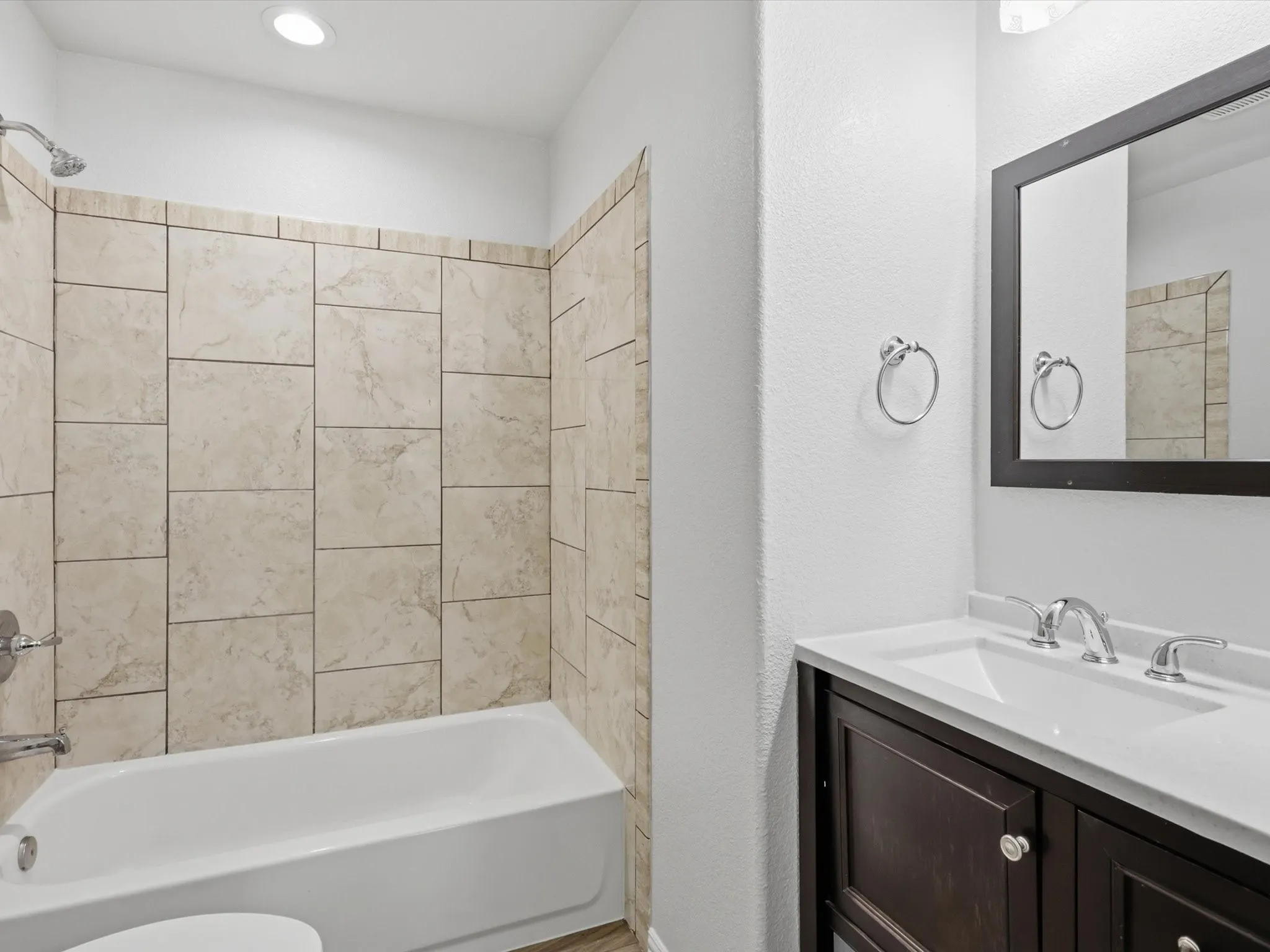 Single Family Residence For Sale in Tarrant County , 1400 Stewart Street, Fort Worth, Texas 76104, 3 Bedroom, 2 Bathroom, 2 Garage spaces, 1,118 Sqft, built in 2020, mls#21255434, Real Estate Agent in Fort Worth, Homes For Sale in Tarrant county, Homes For Sale in Fort Worth, Realtor in Fort Worth Texas, Real Estate Brokerage Independent Realty Texas, Luminita Cordes Realtor
