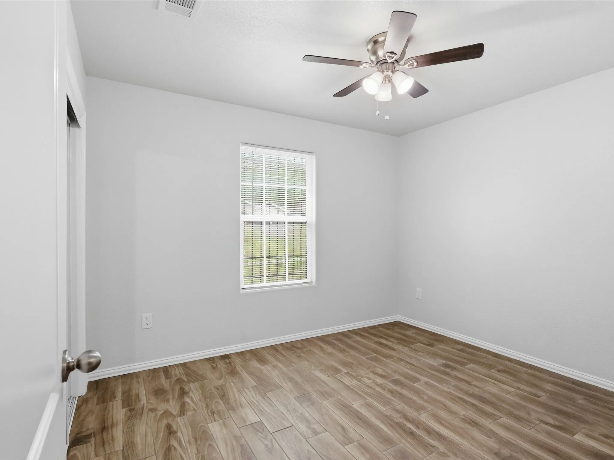 Single Family Residence For Sale in Tarrant County , 1400 Stewart Street, Fort Worth, Texas 76104, 3 Bedroom, 2 Bathroom, 2 Garage spaces, 1,118 Sqft, built in 2020, mls#21255434, Real Estate Agent in Fort Worth, Homes For Sale in Tarrant county, Homes For Sale in Fort Worth, Realtor in Fort Worth Texas, Real Estate Brokerage Independent Realty Texas, Luminita Cordes Realtor