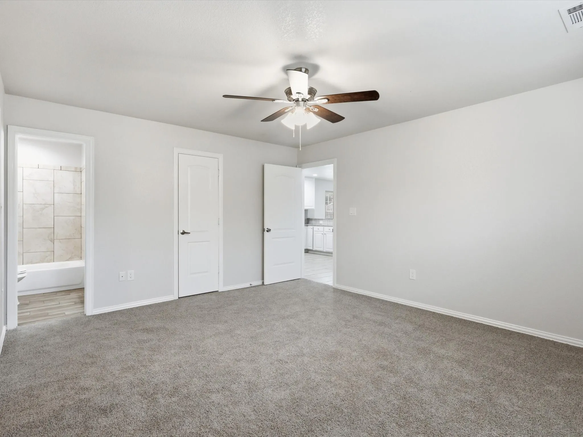 Single Family Residence For Sale in Tarrant County , 1400 Stewart Street, Fort Worth, Texas 76104, 3 Bedroom, 2 Bathroom, 2 Garage spaces, 1,118 Sqft, built in 2020, mls#21255434, Real Estate Agent in Fort Worth, Homes For Sale in Tarrant county, Homes For Sale in Fort Worth, Realtor in Fort Worth Texas, Real Estate Brokerage Independent Realty Texas, Luminita Cordes Realtor