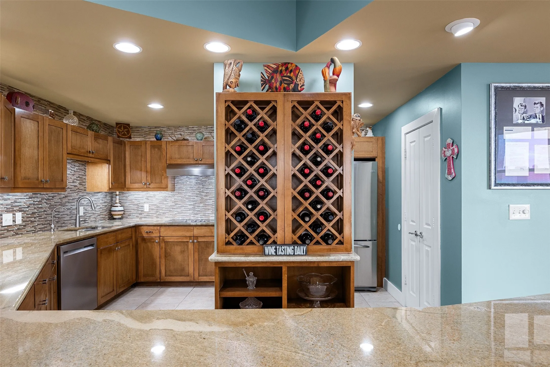 Expansive kitchen with great storage