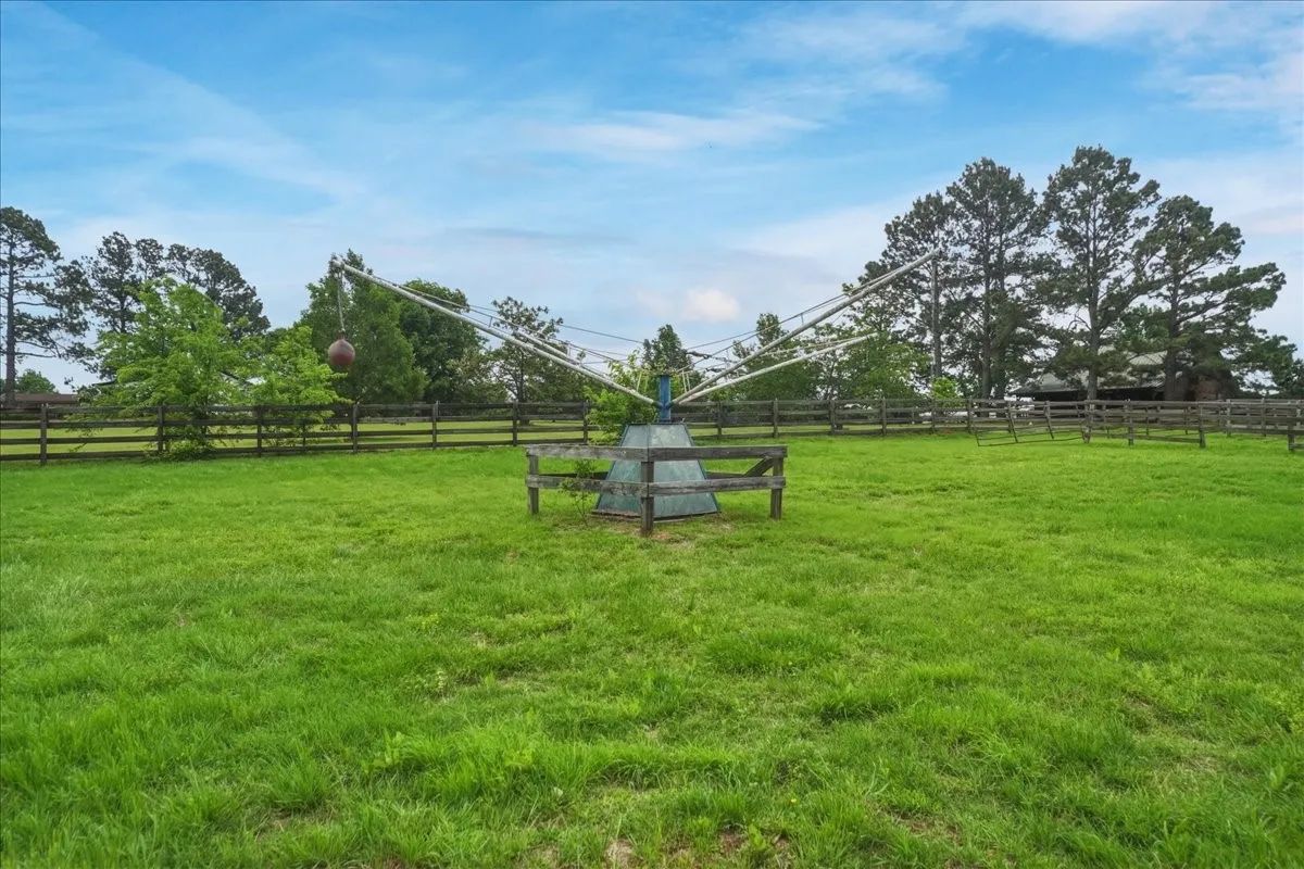 Single Family Residence For Sale in Grayson County , 27020 Fm 902, Collinsville, Texas 76233, 3 Bedroom, 2 Bathroom, 2 Garage spaces, 1,556 Sqft, built in 1985, mls#21262853, Real Estate Agent in Collinsville, Homes For Sale in Grayson county, Homes For Sale in Collinsville, Realtor in Collinsville Texas, Real Estate Brokerage Independent Realty Texas, Luminita Cordes Realtor