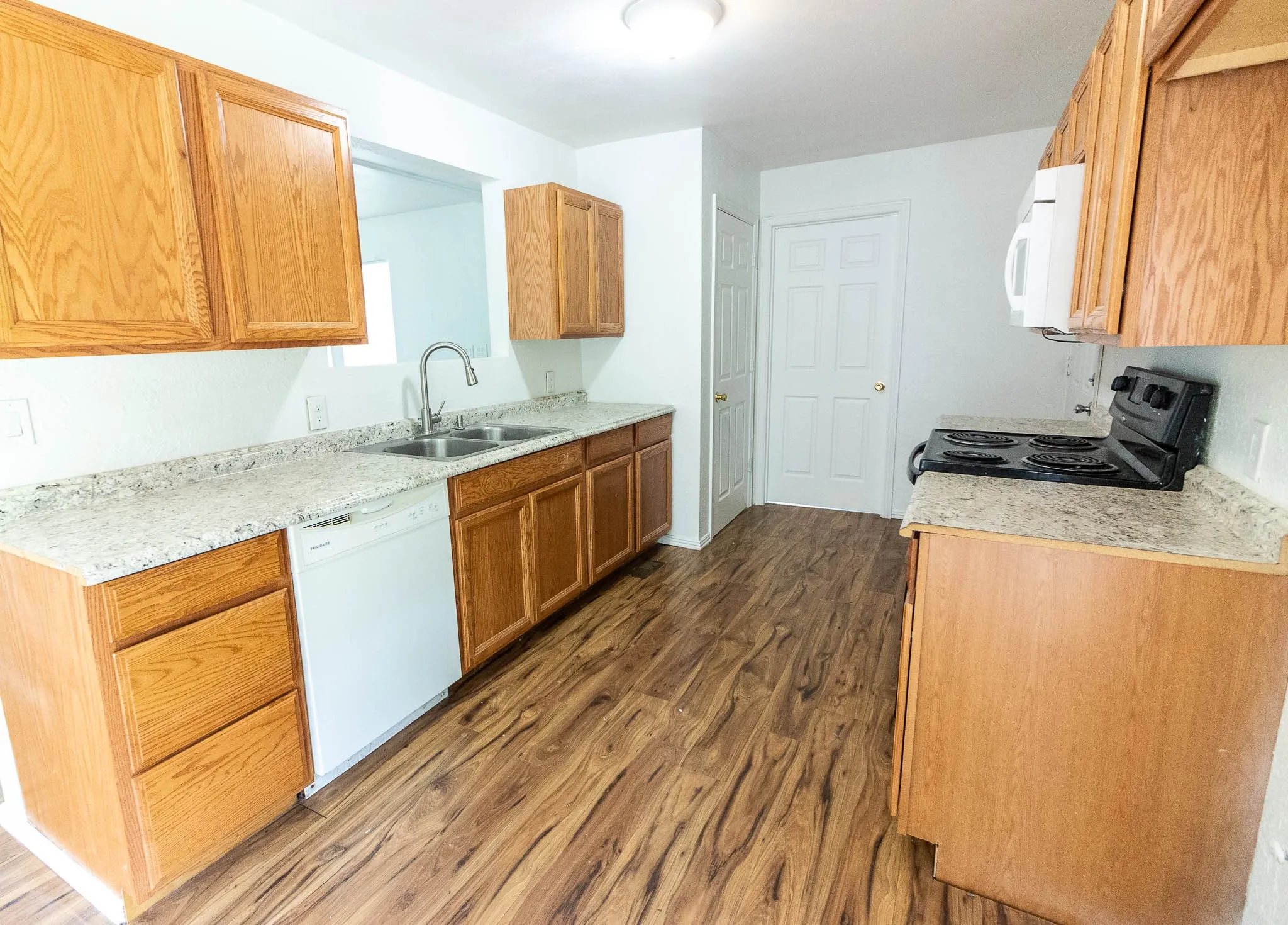 Manufactured Home For Sale in Henderson County , 133 Tres Lagos Boulevard, Gun Barrel City, Texas 75156, 3 Bedroom, 2 Bathroom, Garage spaces, 1,559 Sqft, built in 2004, mls#21245368, Real Estate Agent in Gun Barrel City, Homes For Sale in Henderson county, Homes For Sale in Gun Barrel City, Realtor in Gun Barrel City Texas, Real Estate Brokerage Independent Realty Texas, Luminita Cordes Realtor