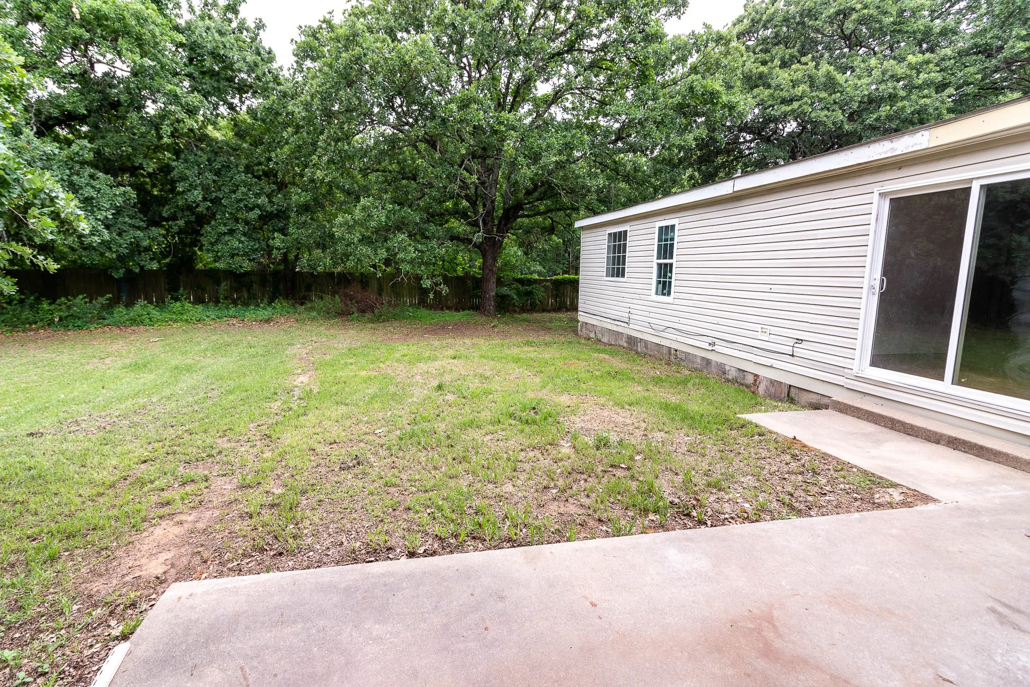 Manufactured Home For Sale in Henderson County , 133 Tres Lagos Boulevard, Gun Barrel City, Texas 75156, 3 Bedroom, 2 Bathroom, Garage spaces, 1,559 Sqft, built in 2004, mls#21245368, Real Estate Agent in Gun Barrel City, Homes For Sale in Henderson county, Homes For Sale in Gun Barrel City, Realtor in Gun Barrel City Texas, Real Estate Brokerage Independent Realty Texas, Luminita Cordes Realtor