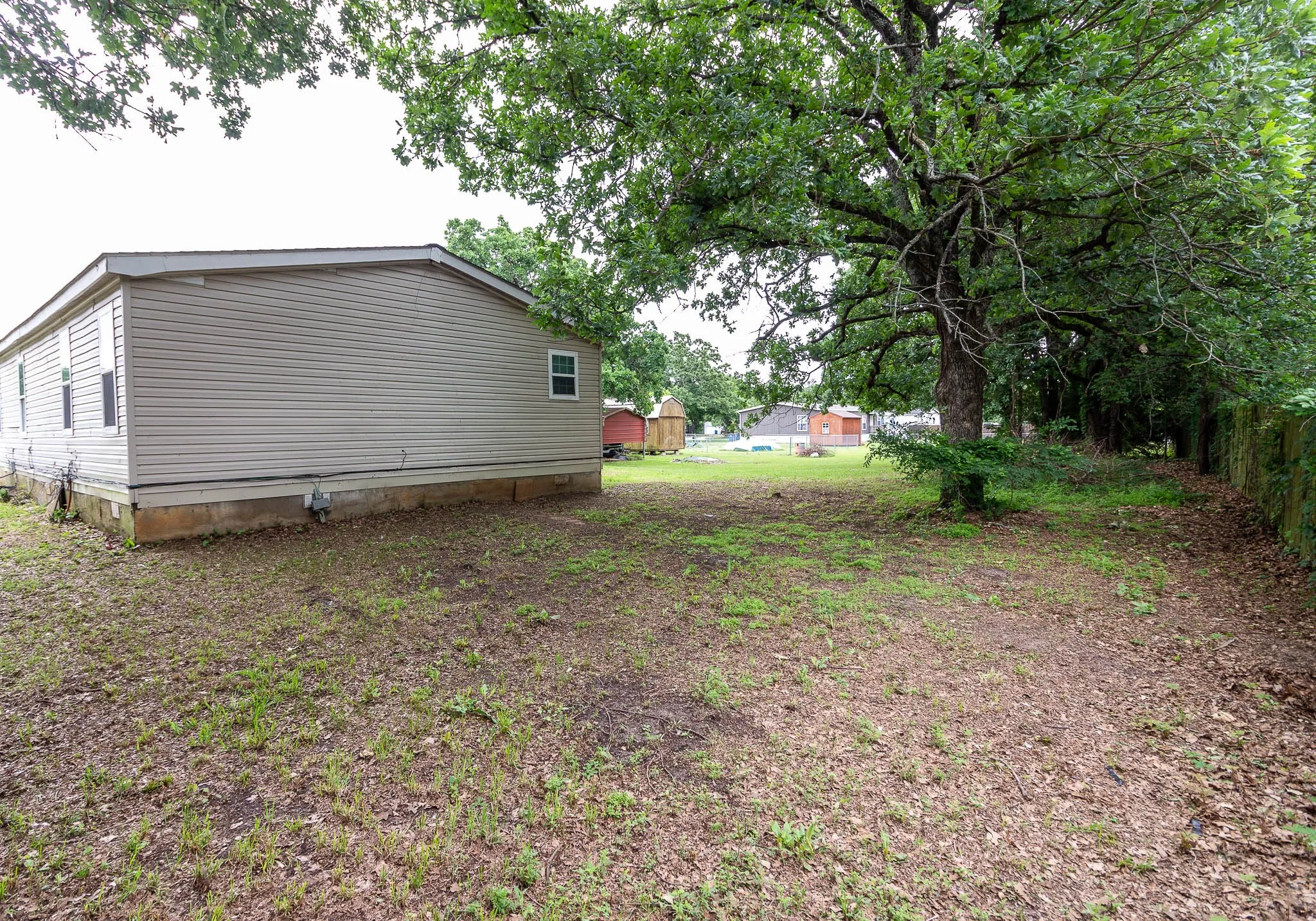 Manufactured Home For Sale in Henderson County , 133 Tres Lagos Boulevard, Gun Barrel City, Texas 75156, 3 Bedroom, 2 Bathroom, Garage spaces, 1,559 Sqft, built in 2004, mls#21245368, Real Estate Agent in Gun Barrel City, Homes For Sale in Henderson county, Homes For Sale in Gun Barrel City, Realtor in Gun Barrel City Texas, Real Estate Brokerage Independent Realty Texas, Luminita Cordes Realtor