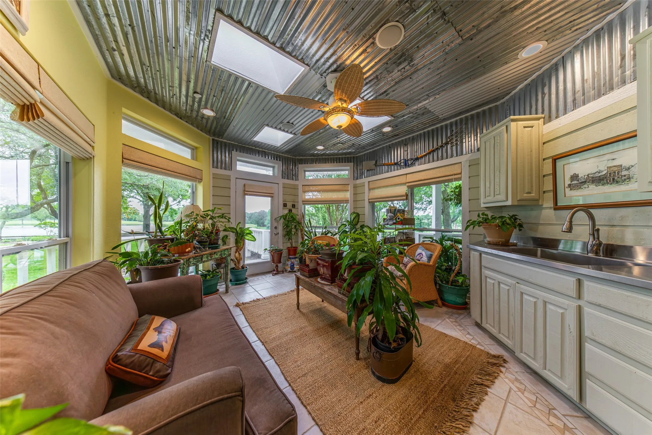 Single Family Residence For Sale in Van Zandt County , 1050 Vz County Road 3704, Wills Point, Texas 75169, 4 Bedrooms, 5 Bathrooms, 4 Garage spaces, 4,023 Sqft, built in 2002, Price $3,750,000, mls#21263624, Real Estate Agent in Wills Point, Homes For Sale in Van Zandt county, Homes For Sale in Wills Point, Realtor in Wills Point Texas, Real Estate Brokerage Independent Realty Texas, Luminita Cordes Realtor
