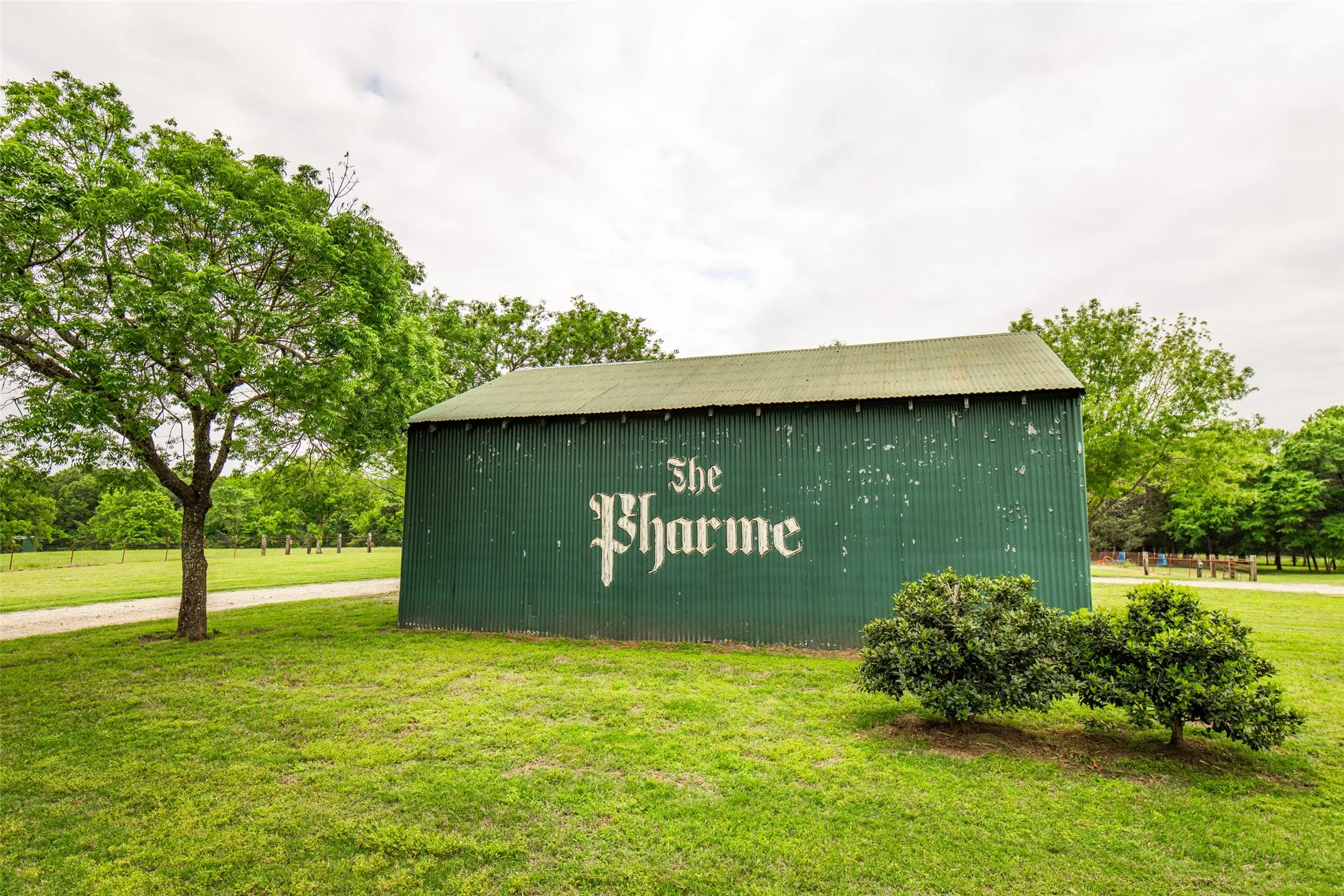 Single Family Residence For Sale in Van Zandt County , 1050 Vz County Road 3704, Wills Point, Texas 75169, 4 Bedrooms, 5 Bathrooms, 4 Garage spaces, 4,023 Sqft, built in 2002, Price $3,750,000, mls#21263624, Real Estate Agent in Wills Point, Homes For Sale in Van Zandt county, Homes For Sale in Wills Point, Realtor in Wills Point Texas, Real Estate Brokerage Independent Realty Texas, Luminita Cordes Realtor