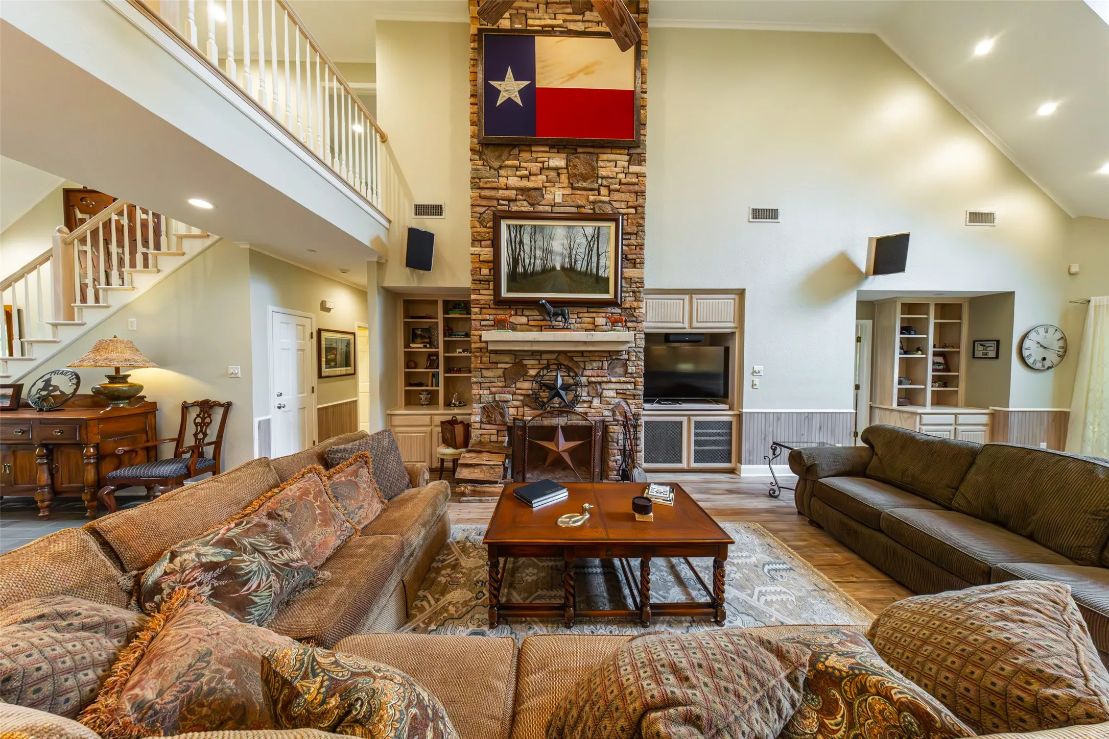Single Family Residence For Sale in Van Zandt County , 1050 Vz County Road 3704, Wills Point, Texas 75169, 4 Bedrooms, 5 Bathrooms, 4 Garage spaces, 4,023 Sqft, built in 2002, Price $3,750,000, mls#21263624, Real Estate Agent in Wills Point, Homes For Sale in Van Zandt county, Homes For Sale in Wills Point, Realtor in Wills Point Texas, Real Estate Brokerage Independent Realty Texas, Luminita Cordes Realtor
