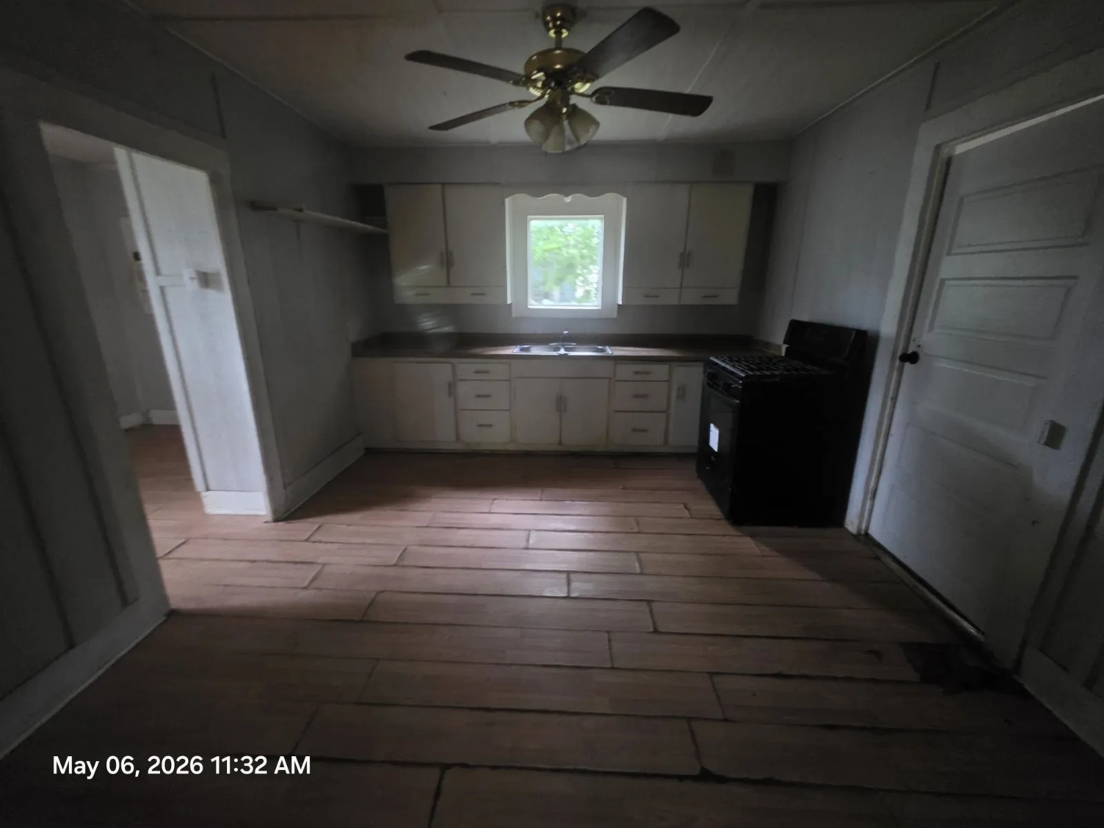Single Family Residence For Sale in Fannin County , 1903 N Main Street, Bonham, Texas 75418, 3 Bedroom, 1 Bathroom, Garage spaces, 841 Sqft, built in 1930, mls#21263023, Real Estate Agent in Bonham, Homes For Sale in Fannin county, Homes For Sale in Bonham, Realtor in Bonham Texas, Real Estate Brokerage Independent Realty Texas, Luminita Cordes Realtor