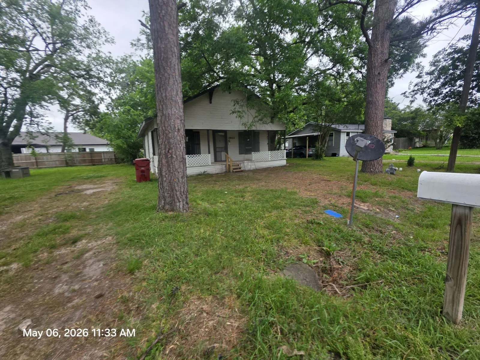 Single Family Residence For Sale in Fannin County , 1903 N Main Street, Bonham, Texas 75418, 3 Bedroom, 1 Bathroom, Garage spaces, 841 Sqft, built in 1930, mls#21263023, Real Estate Agent in Bonham, Homes For Sale in Fannin county, Homes For Sale in Bonham, Realtor in Bonham Texas, Real Estate Brokerage Independent Realty Texas, Luminita Cordes Realtor