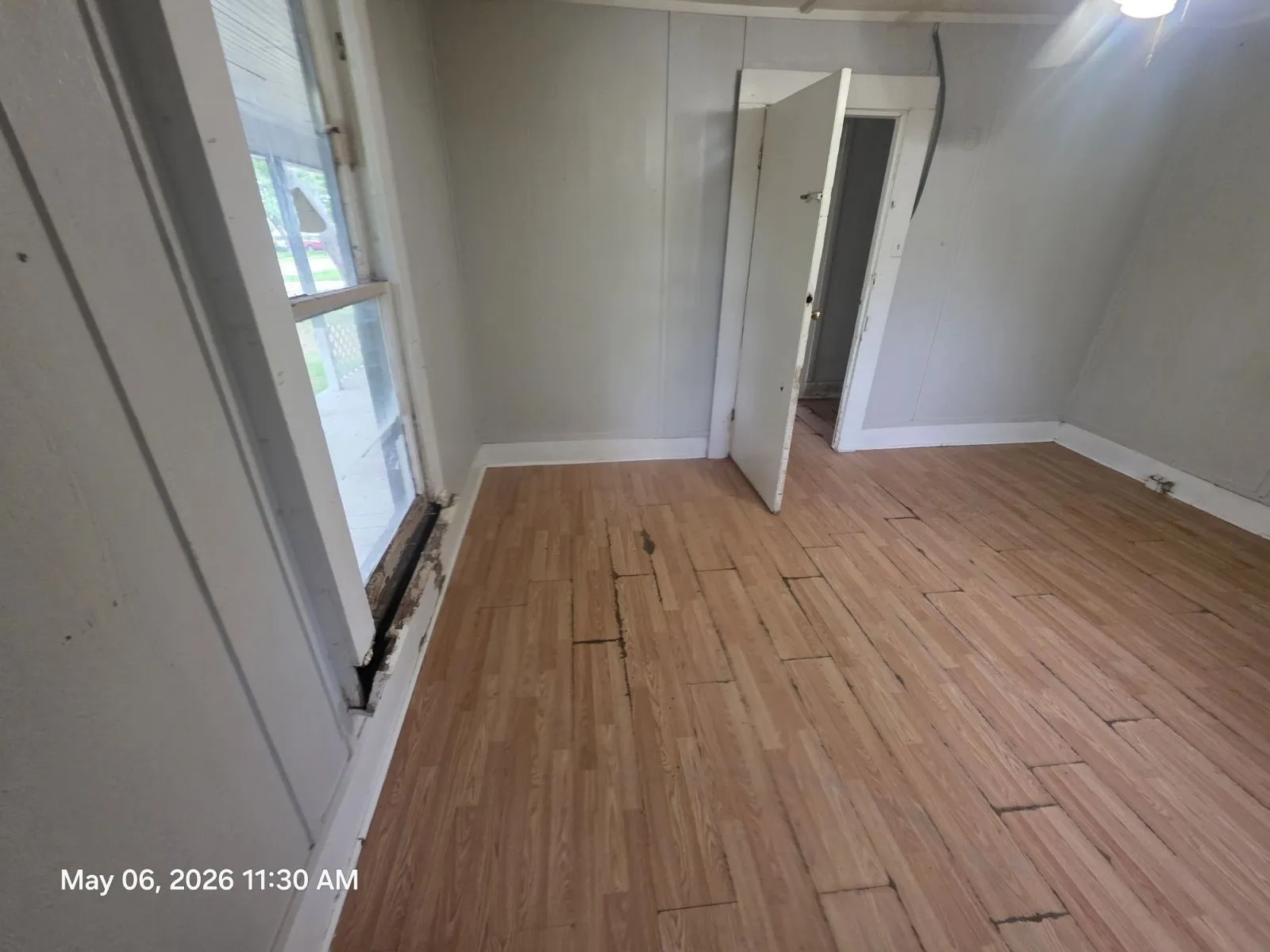 Single Family Residence For Sale in Fannin County , 1903 N Main Street, Bonham, Texas 75418, 3 Bedroom, 1 Bathroom, Garage spaces, 841 Sqft, built in 1930, mls#21263023, Real Estate Agent in Bonham, Homes For Sale in Fannin county, Homes For Sale in Bonham, Realtor in Bonham Texas, Real Estate Brokerage Independent Realty Texas, Luminita Cordes Realtor