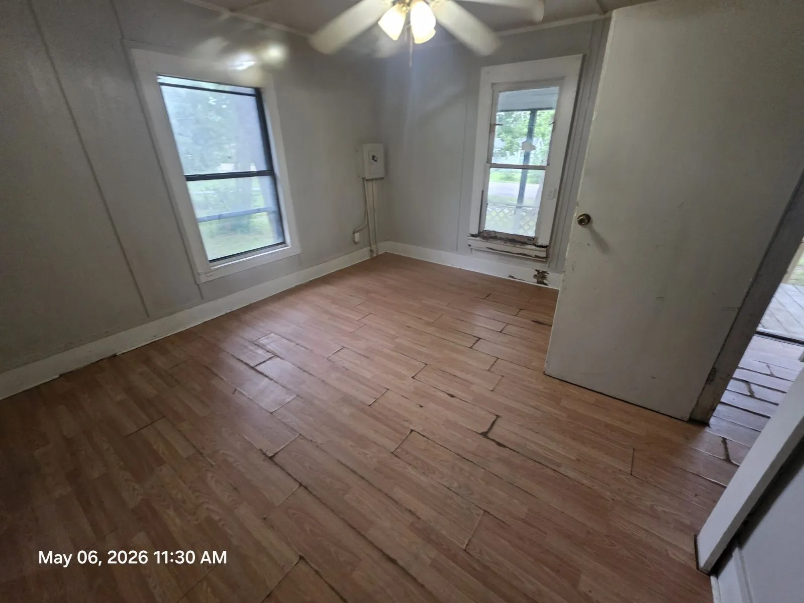 Single Family Residence For Sale in Fannin County , 1903 N Main Street, Bonham, Texas 75418, 3 Bedroom, 1 Bathroom, Garage spaces, 841 Sqft, built in 1930, mls#21263023, Real Estate Agent in Bonham, Homes For Sale in Fannin county, Homes For Sale in Bonham, Realtor in Bonham Texas, Real Estate Brokerage Independent Realty Texas, Luminita Cordes Realtor