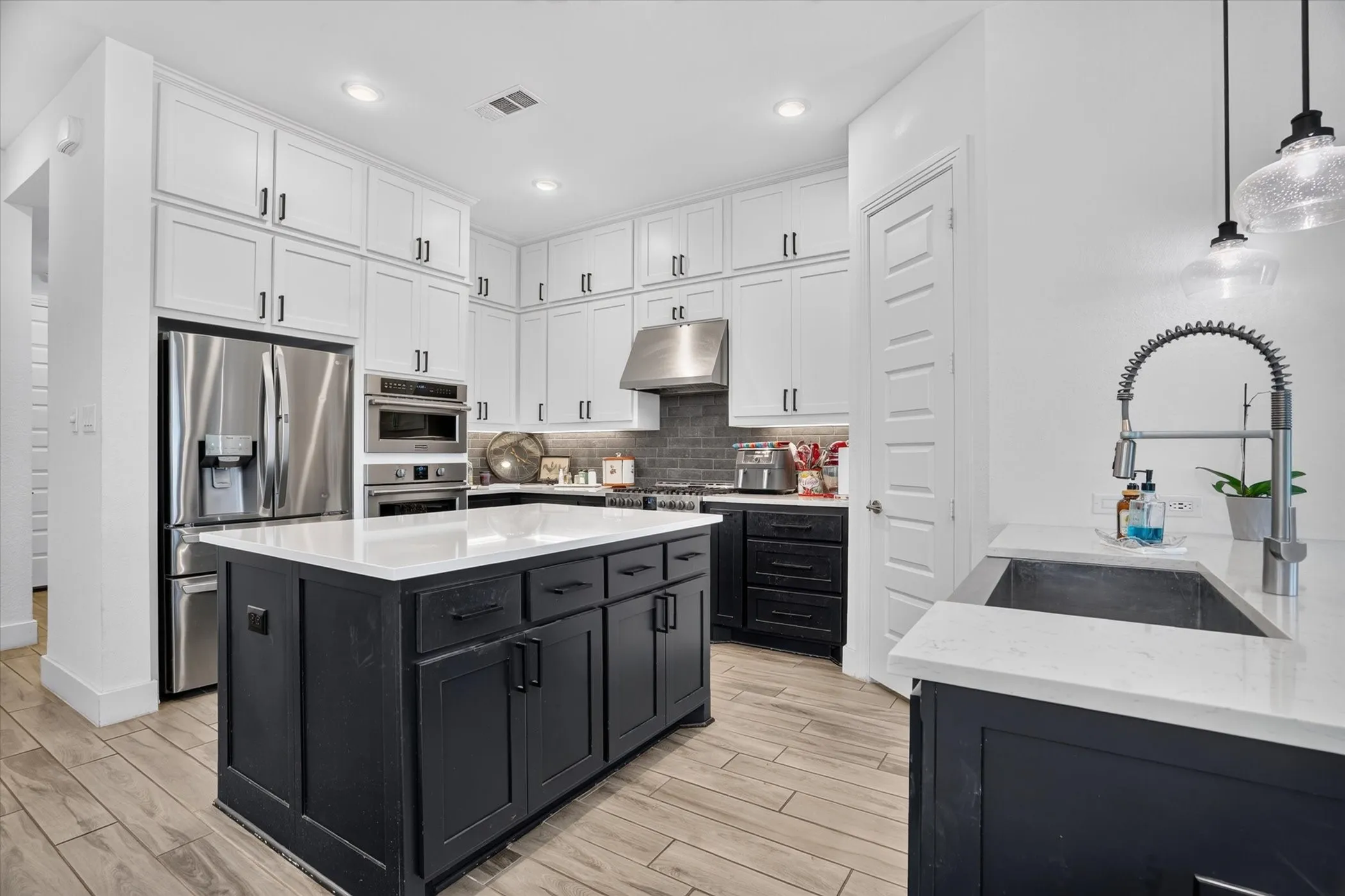 Townhouse For Sale in Parker County , 2341 Longspur Drive, Fort Worth, Texas 76008, 4 Bedroom, 3 Bathroom, 2 Garage spaces, 2,301 Sqft, built in 2022, mls#21263511, Real Estate Agent in Fort Worth, Homes For Sale in Parker county, Homes For Sale in Fort Worth, Realtor in Fort Worth Texas, Real Estate Brokerage Independent Realty Texas, Luminita Cordes Realtor