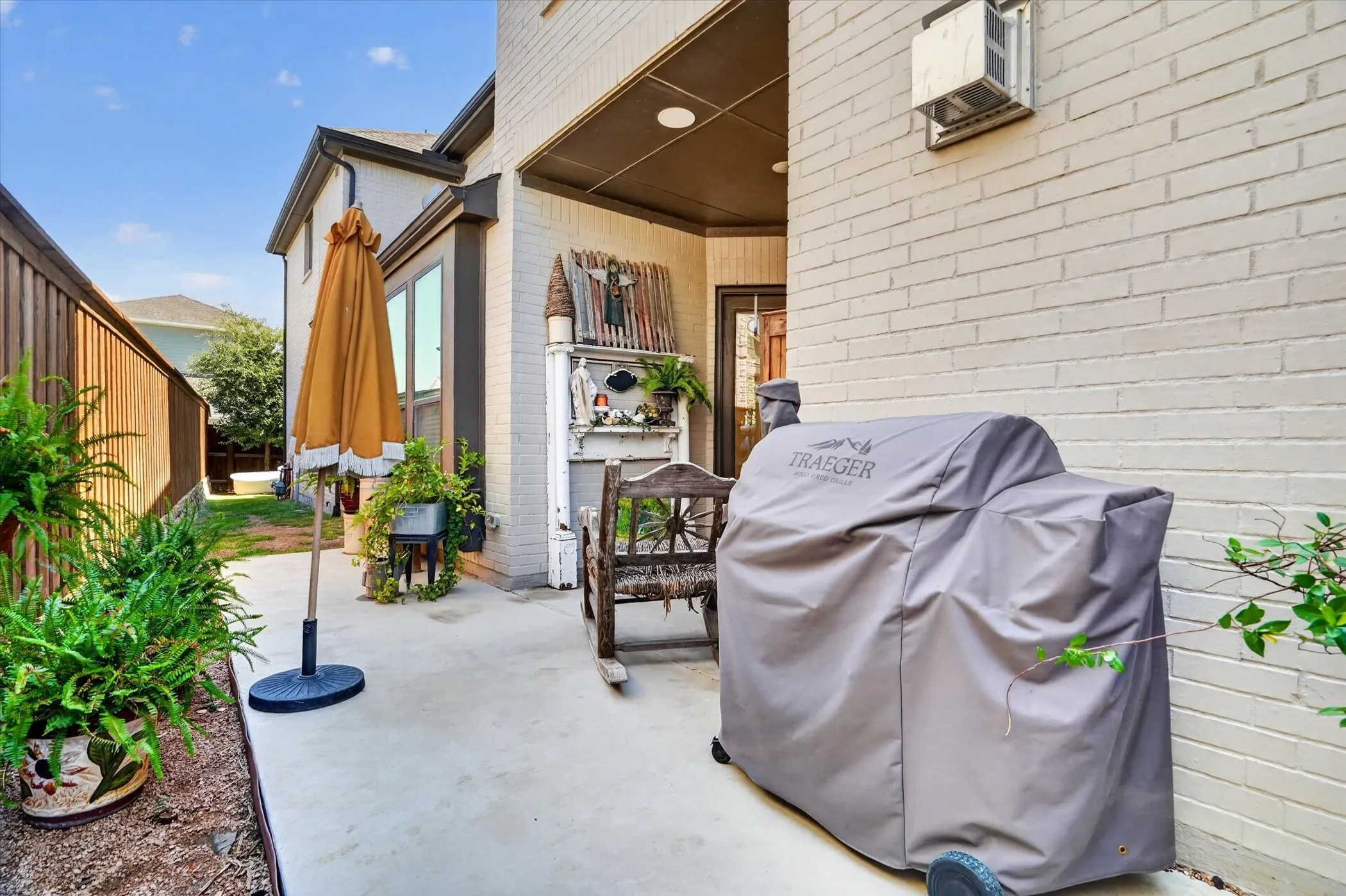 Townhouse For Sale in Parker County , 2341 Longspur Drive, Fort Worth, Texas 76008, 4 Bedroom, 3 Bathroom, 2 Garage spaces, 2,301 Sqft, built in 2022, mls#21263511, Real Estate Agent in Fort Worth, Homes For Sale in Parker county, Homes For Sale in Fort Worth, Realtor in Fort Worth Texas, Real Estate Brokerage Independent Realty Texas, Luminita Cordes Realtor