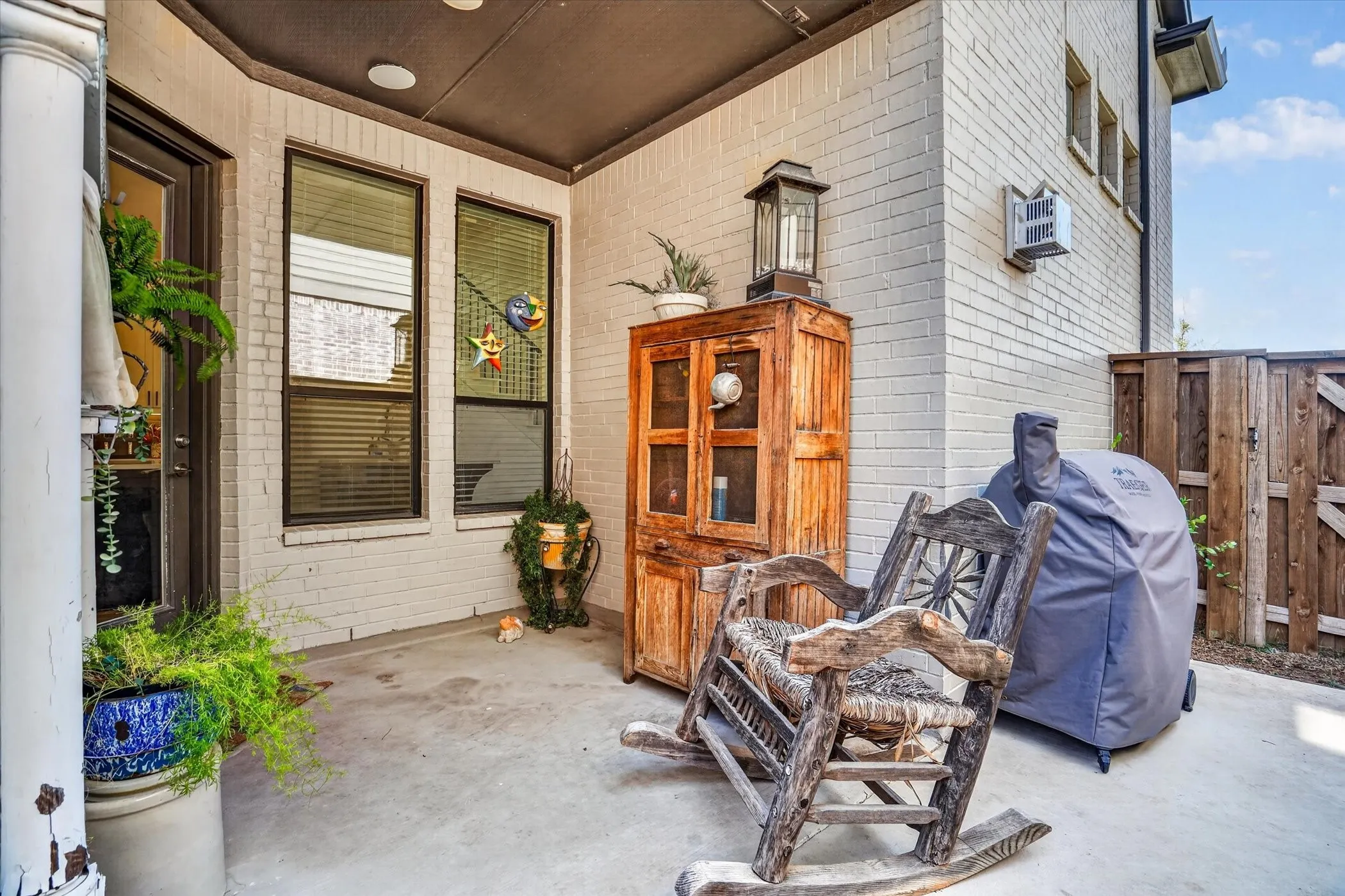 Townhouse For Sale in Parker County , 2341 Longspur Drive, Fort Worth, Texas 76008, 4 Bedroom, 3 Bathroom, 2 Garage spaces, 2,301 Sqft, built in 2022, mls#21263511, Real Estate Agent in Fort Worth, Homes For Sale in Parker county, Homes For Sale in Fort Worth, Realtor in Fort Worth Texas, Real Estate Brokerage Independent Realty Texas, Luminita Cordes Realtor