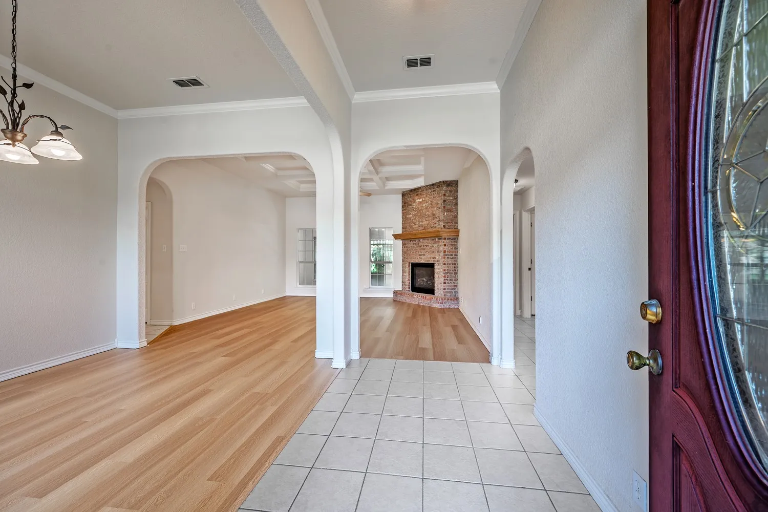 Single Family Residence For Sale in Grayson County , 167 Chrissa Drive, Pottsboro, Texas 75076, 4 Bedroom, 2 Bathroom, 2 Garage spaces, 2,119 Sqft, built in 2005, Price $349,000, mls#21263604, Real Estate Agent in Pottsboro, Homes For Sale in Grayson county, Homes For Sale in Pottsboro, Realtor in Pottsboro Texas, Real Estate Brokerage Independent Realty Texas, Luminita Cordes Realtor
