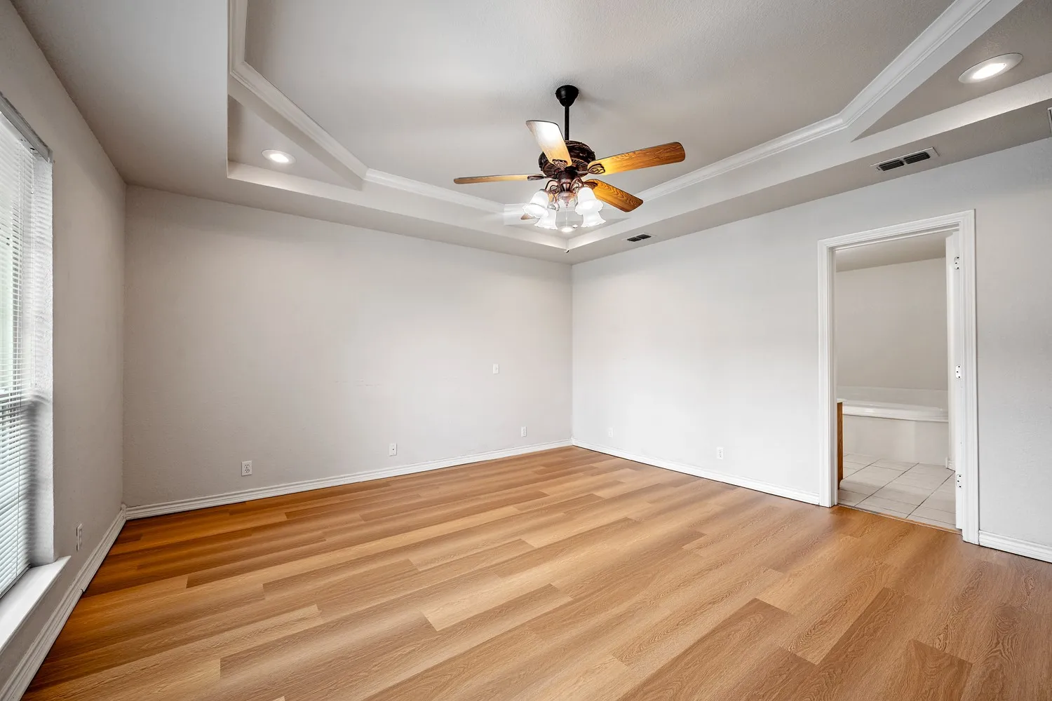 Single Family Residence For Sale in Grayson County , 167 Chrissa Drive, Pottsboro, Texas 75076, 4 Bedroom, 2 Bathroom, 2 Garage spaces, 2,119 Sqft, built in 2005, Price $349,000, mls#21263604, Real Estate Agent in Pottsboro, Homes For Sale in Grayson county, Homes For Sale in Pottsboro, Realtor in Pottsboro Texas, Real Estate Brokerage Independent Realty Texas, Luminita Cordes Realtor
