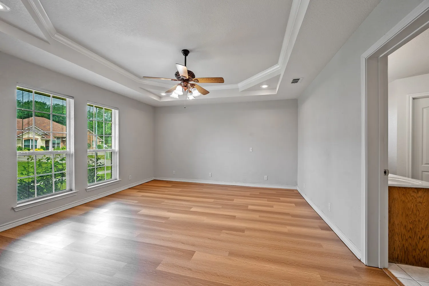 Single Family Residence For Sale in Grayson County , 167 Chrissa Drive, Pottsboro, Texas 75076, 4 Bedroom, 2 Bathroom, 2 Garage spaces, 2,119 Sqft, built in 2005, Price $349,000, mls#21263604, Real Estate Agent in Pottsboro, Homes For Sale in Grayson county, Homes For Sale in Pottsboro, Realtor in Pottsboro Texas, Real Estate Brokerage Independent Realty Texas, Luminita Cordes Realtor