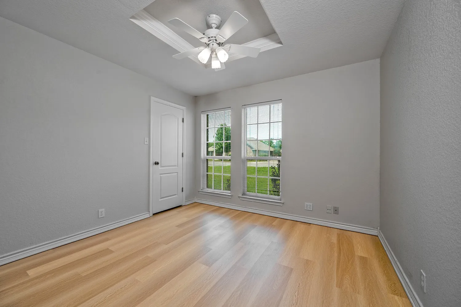 Single Family Residence For Sale in Grayson County , 167 Chrissa Drive, Pottsboro, Texas 75076, 4 Bedroom, 2 Bathroom, 2 Garage spaces, 2,119 Sqft, built in 2005, Price $349,000, mls#21263604, Real Estate Agent in Pottsboro, Homes For Sale in Grayson county, Homes For Sale in Pottsboro, Realtor in Pottsboro Texas, Real Estate Brokerage Independent Realty Texas, Luminita Cordes Realtor