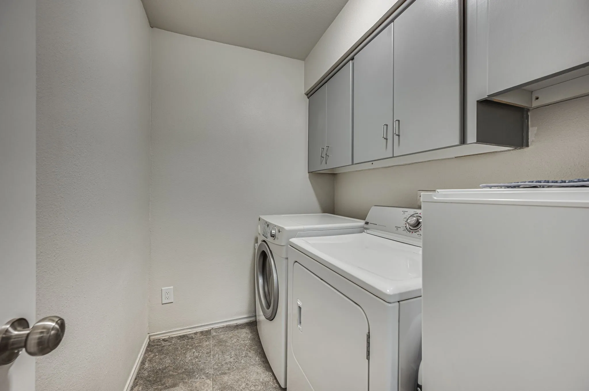 Single Family Residence For Sale in Dallas County , 947 Rock Canyon Drive, Duncanville, Texas 75137, 4 Bedroom, 3 Bathroom, 2 Garage spaces, 2,857 Sqft, built in 1972, mls#21263659, Real Estate Agent in Duncanville, Homes For Sale in Dallas county, Homes For Sale in Duncanville, Realtor in Duncanville Texas, Real Estate Brokerage Independent Realty Texas, Luminita Cordes Realtor