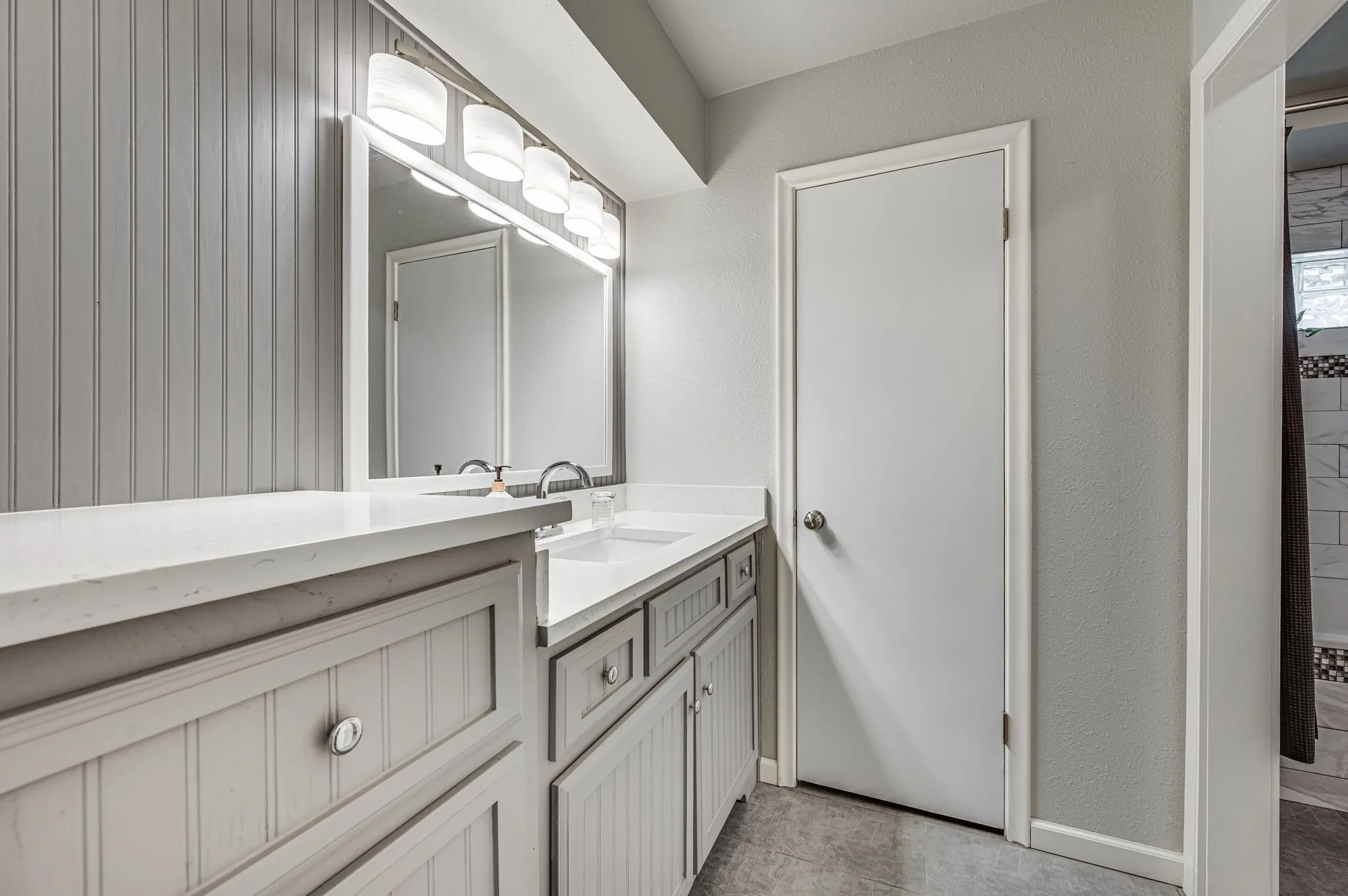 Single Family Residence For Sale in Dallas County , 947 Rock Canyon Drive, Duncanville, Texas 75137, 4 Bedroom, 3 Bathroom, 2 Garage spaces, 2,857 Sqft, built in 1972, mls#21263659, Real Estate Agent in Duncanville, Homes For Sale in Dallas county, Homes For Sale in Duncanville, Realtor in Duncanville Texas, Real Estate Brokerage Independent Realty Texas, Luminita Cordes Realtor