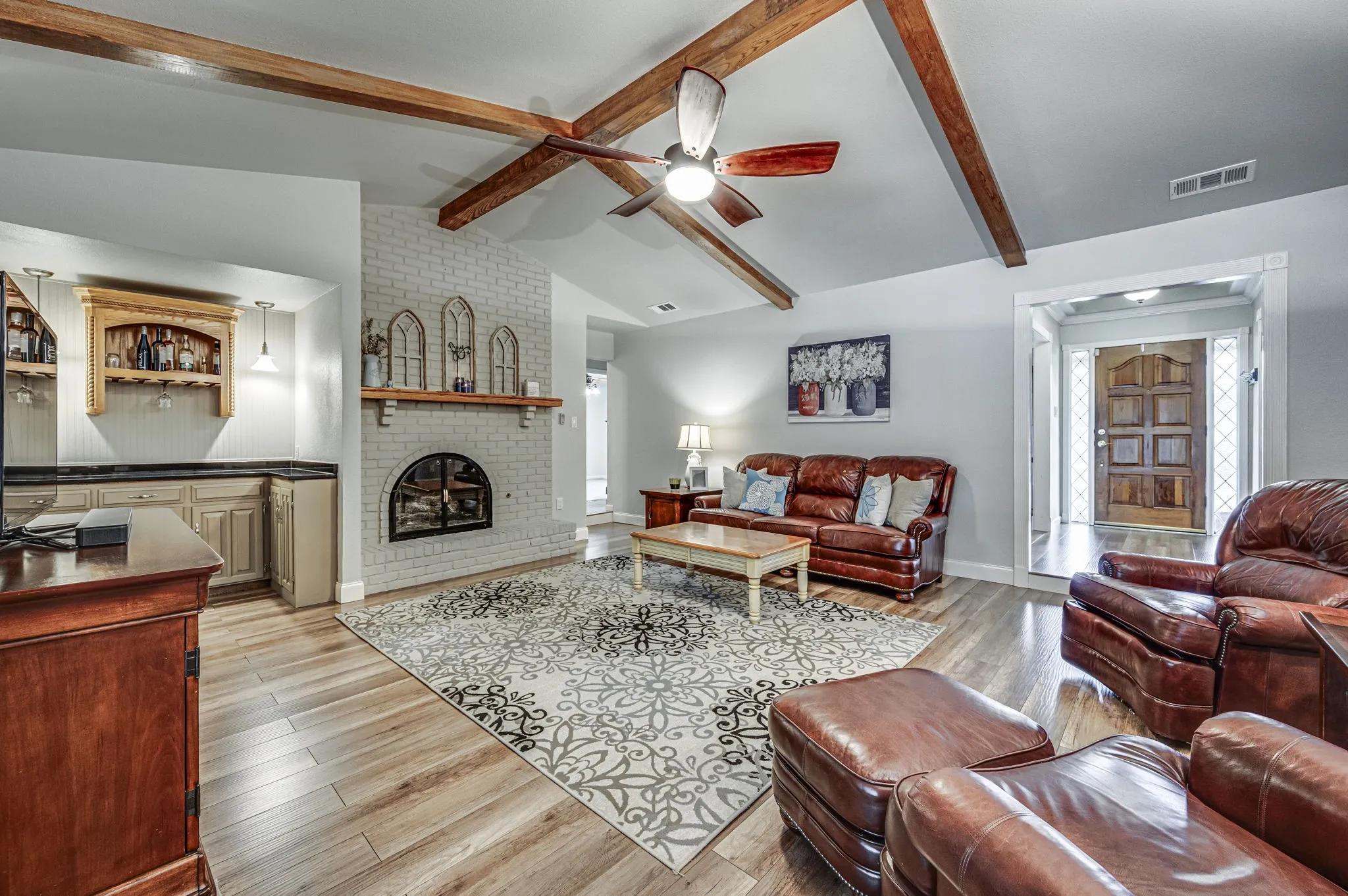 Single Family Residence For Sale in Dallas County , 947 Rock Canyon Drive, Duncanville, Texas 75137, 4 Bedroom, 3 Bathroom, 2 Garage spaces, 2,857 Sqft, built in 1972, mls#21263659, Real Estate Agent in Duncanville, Homes For Sale in Dallas county, Homes For Sale in Duncanville, Realtor in Duncanville Texas, Real Estate Brokerage Independent Realty Texas, Luminita Cordes Realtor
