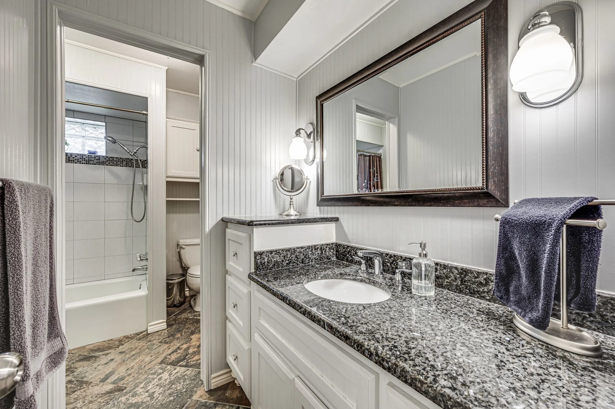 Single Family Residence For Sale in Dallas County , 947 Rock Canyon Drive, Duncanville, Texas 75137, 4 Bedroom, 3 Bathroom, 2 Garage spaces, 2,857 Sqft, built in 1972, mls#21263659, Real Estate Agent in Duncanville, Homes For Sale in Dallas county, Homes For Sale in Duncanville, Realtor in Duncanville Texas, Real Estate Brokerage Independent Realty Texas, Luminita Cordes Realtor