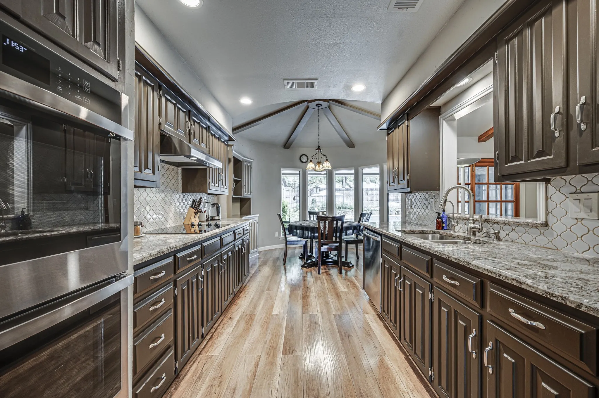 Single Family Residence For Sale in Dallas County , 947 Rock Canyon Drive, Duncanville, Texas 75137, 4 Bedroom, 3 Bathroom, 2 Garage spaces, 2,857 Sqft, built in 1972, mls#21263659, Real Estate Agent in Duncanville, Homes For Sale in Dallas county, Homes For Sale in Duncanville, Realtor in Duncanville Texas, Real Estate Brokerage Independent Realty Texas, Luminita Cordes Realtor