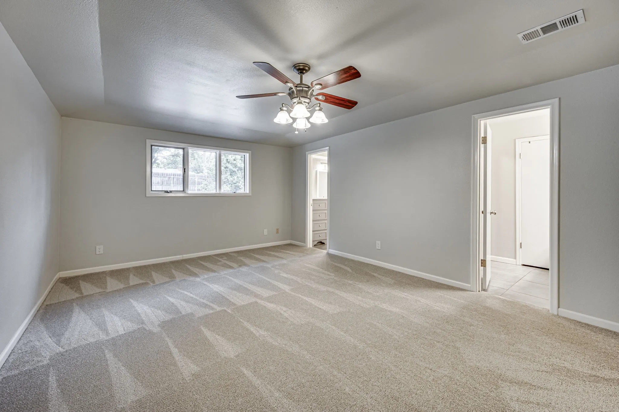 Single Family Residence For Sale in Dallas County , 947 Rock Canyon Drive, Duncanville, Texas 75137, 4 Bedroom, 3 Bathroom, 2 Garage spaces, 2,857 Sqft, built in 1972, mls#21263659, Real Estate Agent in Duncanville, Homes For Sale in Dallas county, Homes For Sale in Duncanville, Realtor in Duncanville Texas, Real Estate Brokerage Independent Realty Texas, Luminita Cordes Realtor